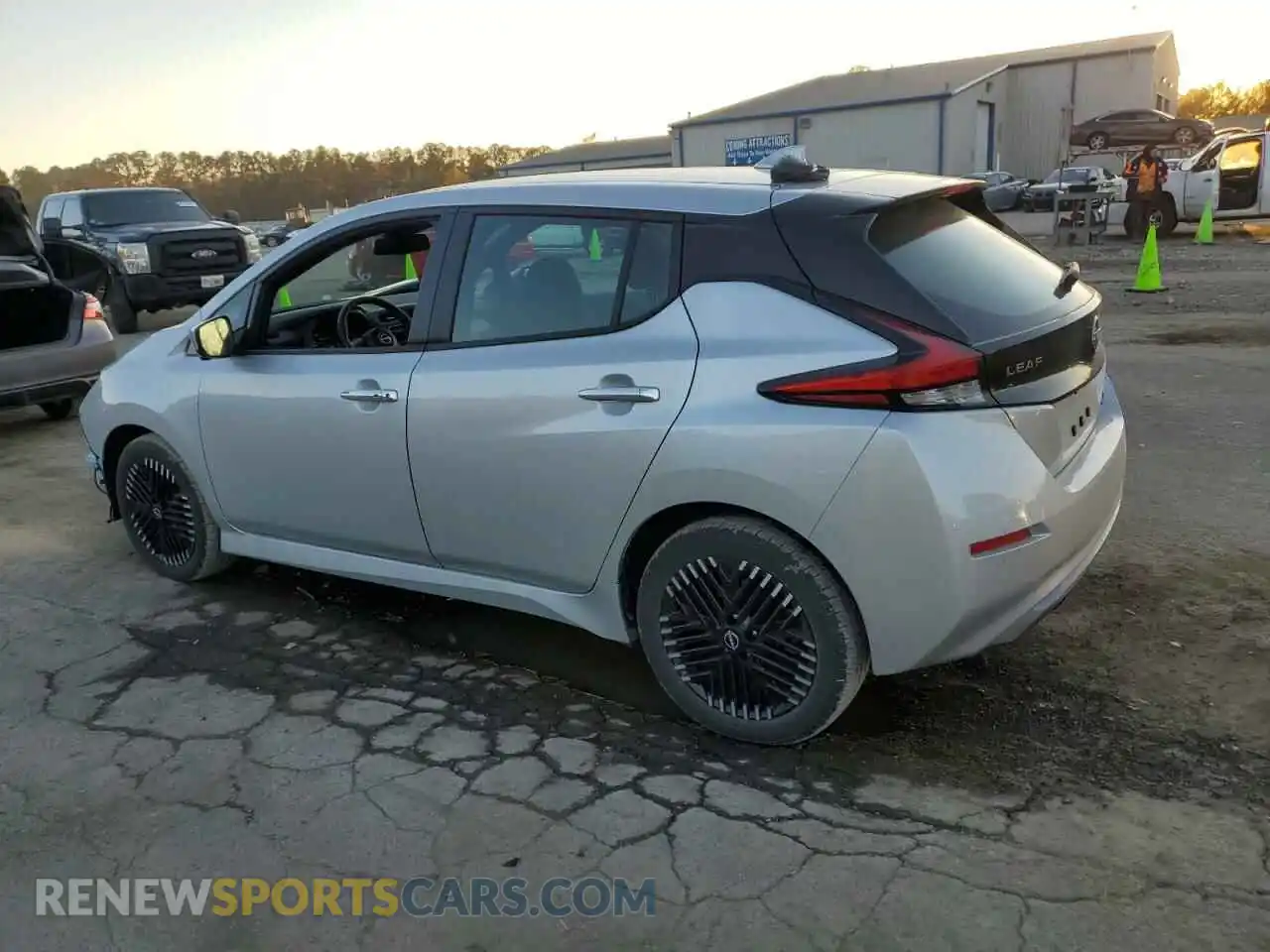 2 Фотография поврежденного автомобиля 1N4CZ1CVXRC554163 NISSAN LEAF 2024