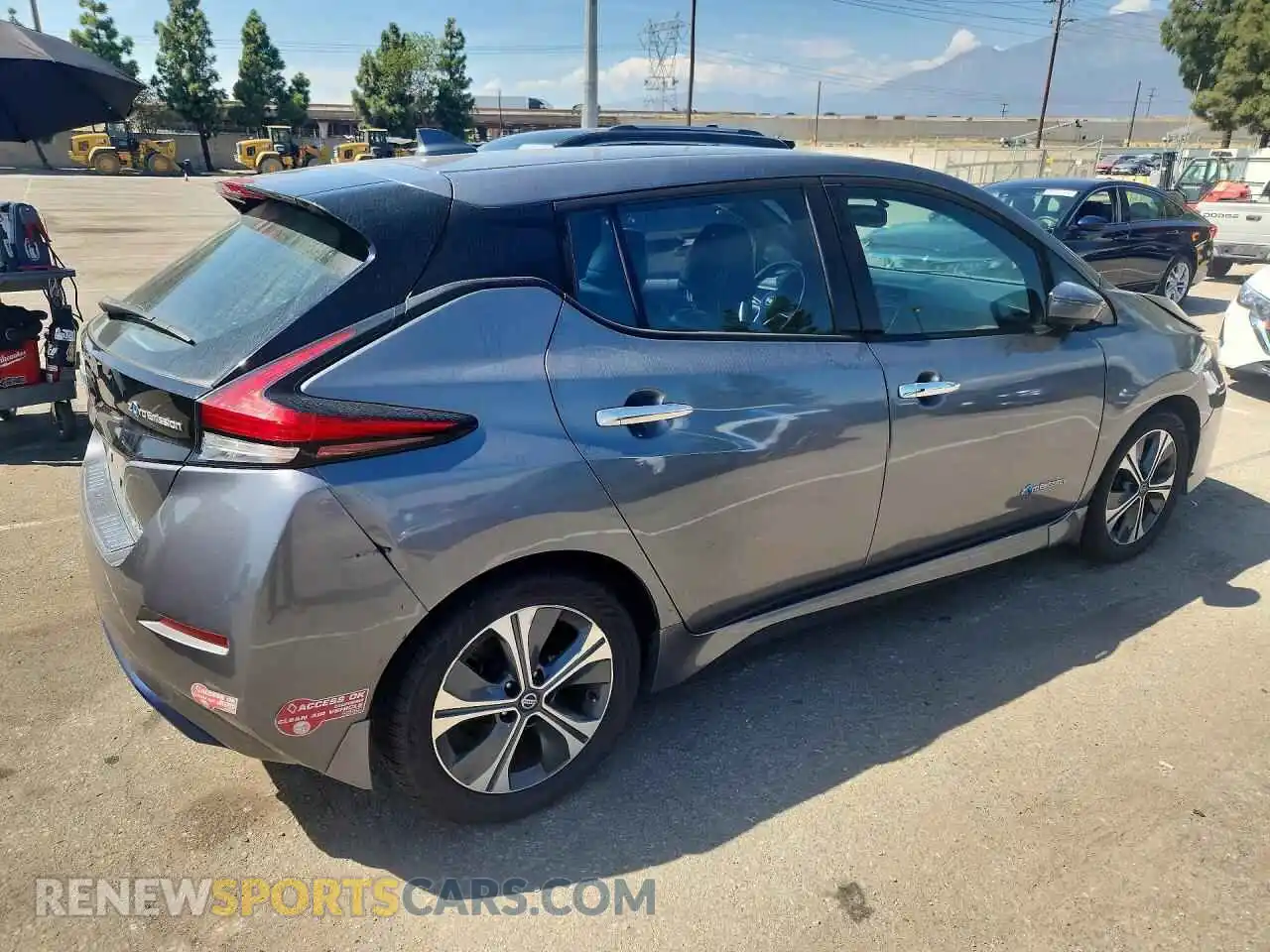 3 Photograph of a damaged car 1N4AZ1CP5JC307730 NISSAN LEAF 2025
