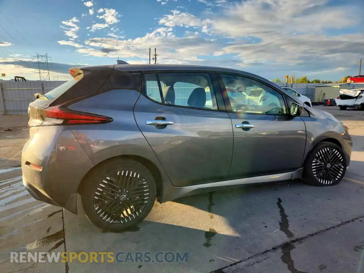 3 fotografías del automóvil dañado 1N4CZ1CV2SC560593 NISSAN LEAF 2025