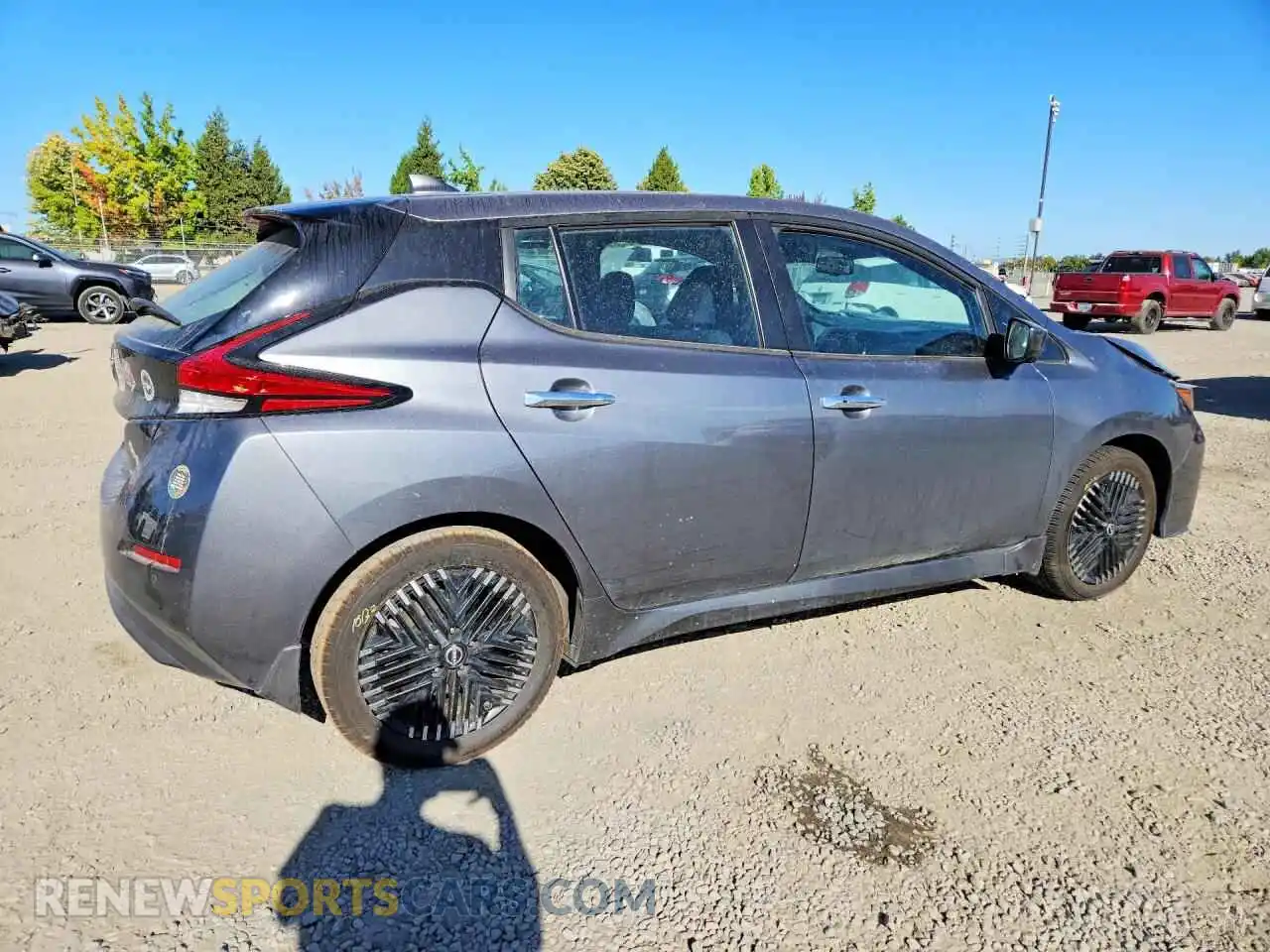 3 fotografías del automóvil dañado 1N4CZ1CV8SC550389 NISSAN LEAF 2025