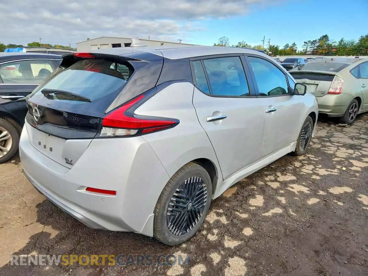 3 Фотография поврежденного автомобиля 1N4CZ1CV8SC550618 NISSAN LEAF 2025