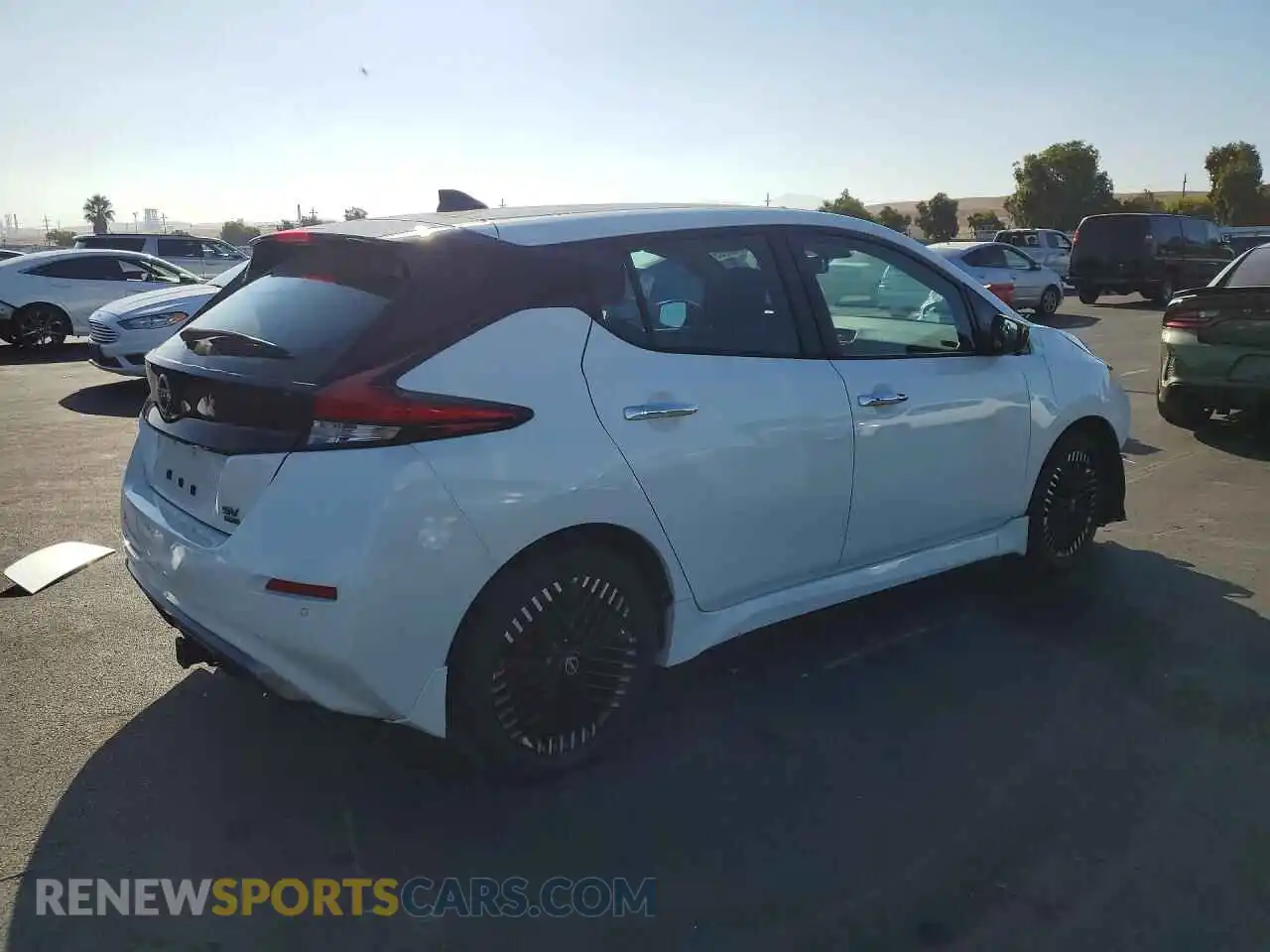 3 fotografías del automóvil dañado 1N4CZ1CV9SC558100 NISSAN LEAF 2025