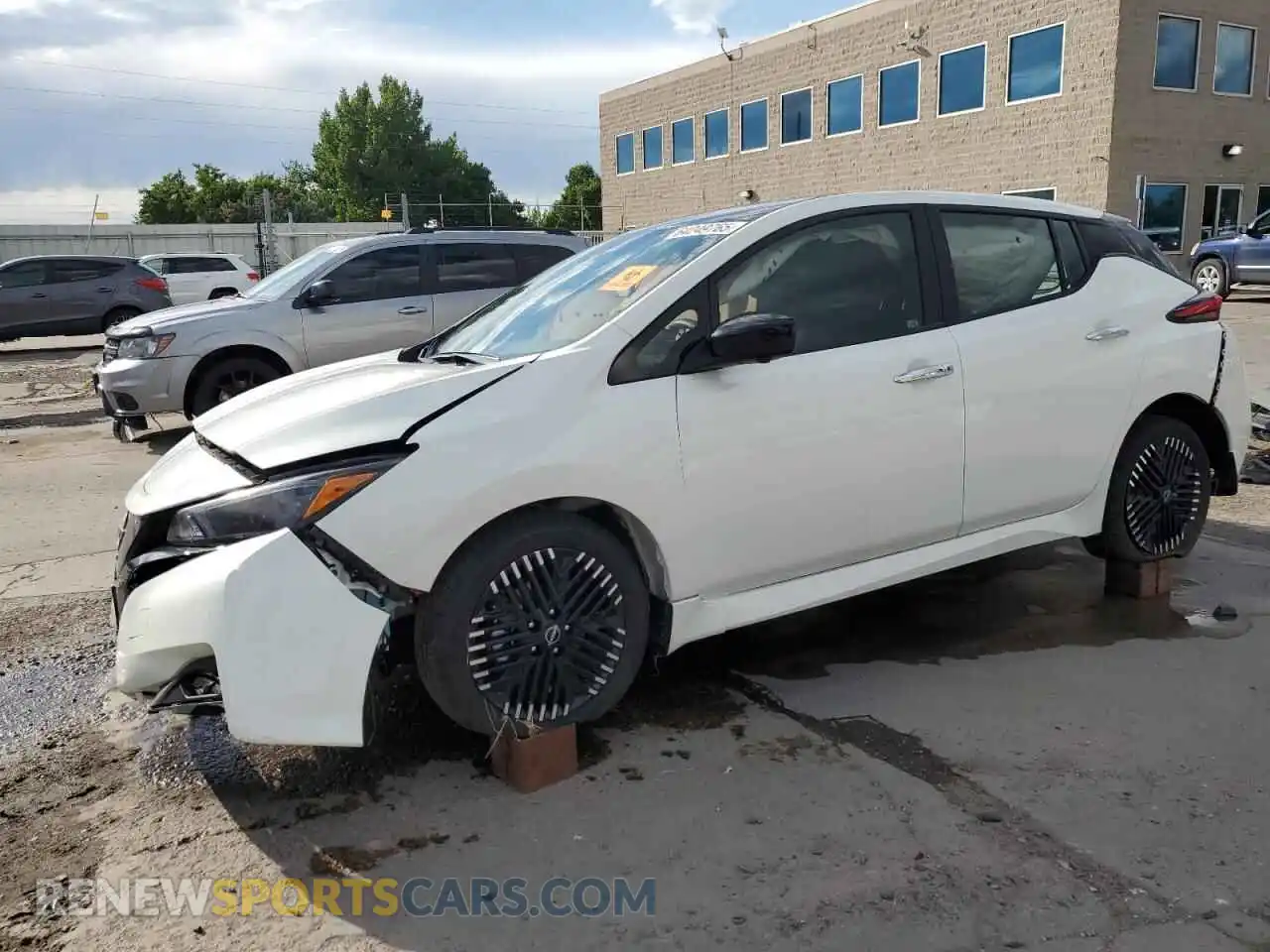 1 Photograph of a damaged car 1N4CZ1CVXSC566285 NISSAN LEAF 2025