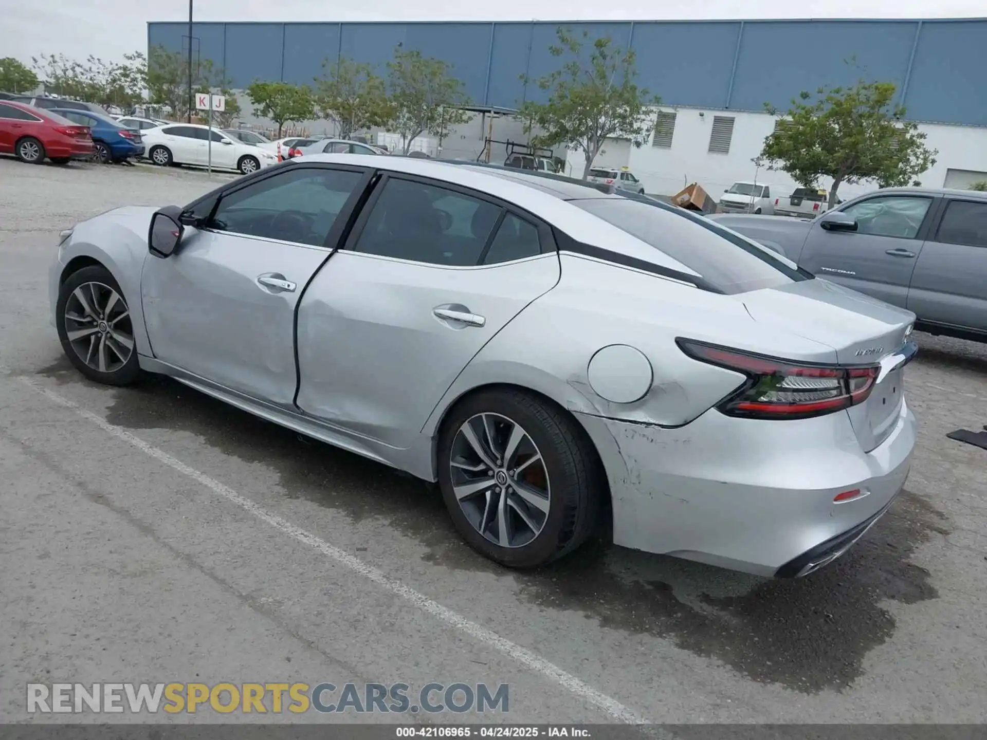 3 Photograph of a damaged car 1N4AA6AV2KC373112 NISSAN MAXIMA 2019