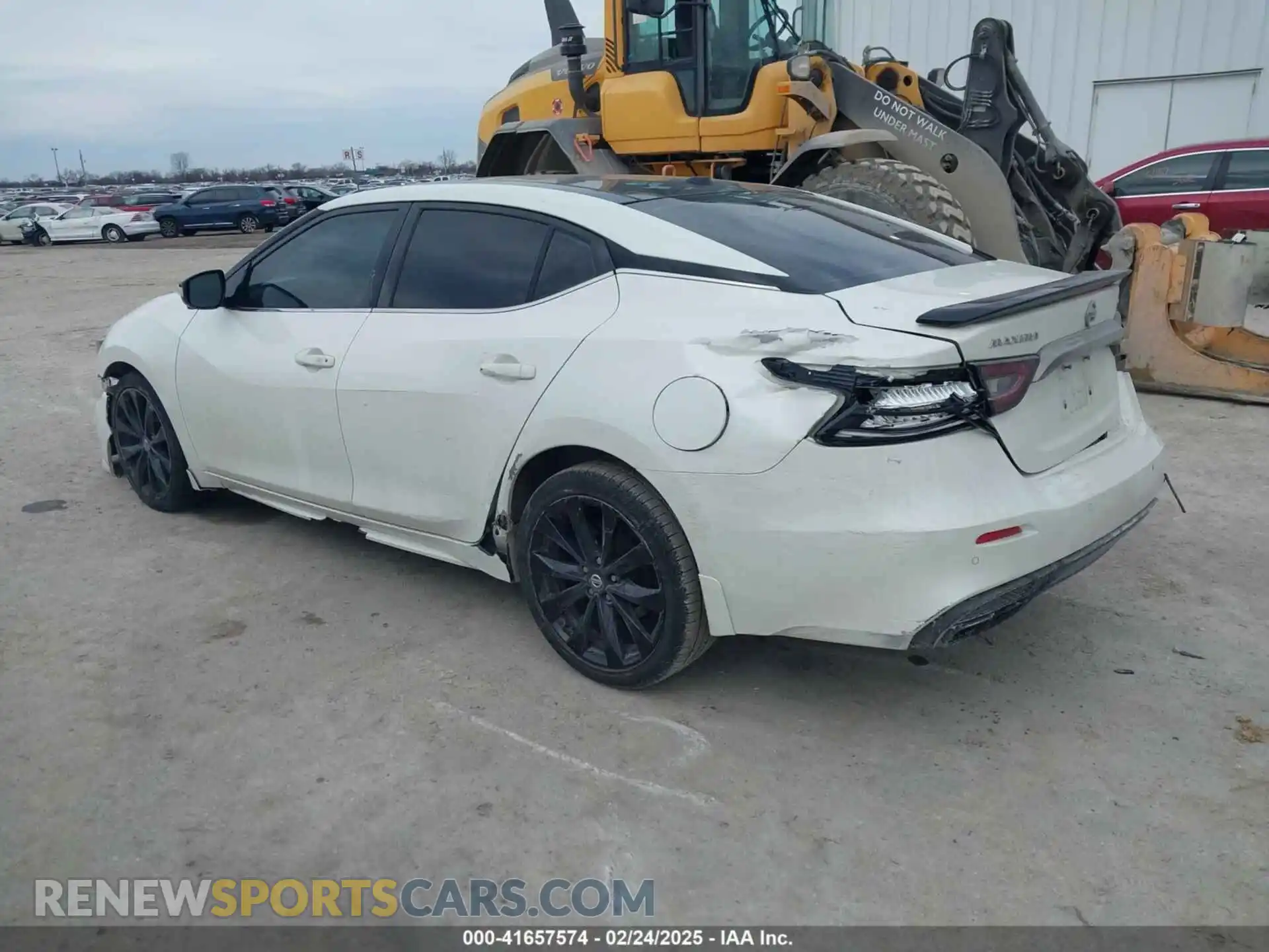 3 Photograph of a damaged car 1N4AA6AV4KC373824 NISSAN MAXIMA 2019