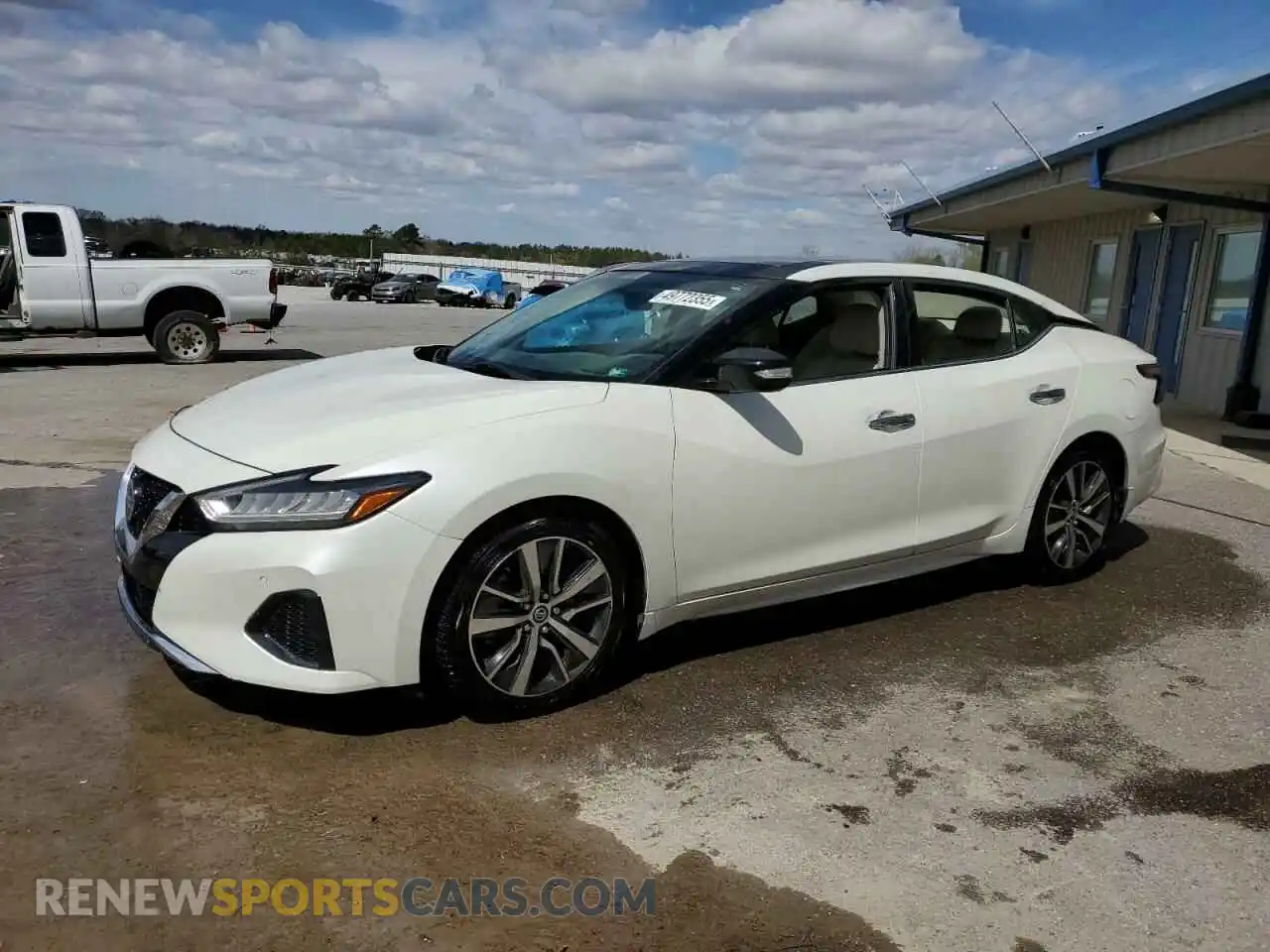 1 Photograph of a damaged car 1N4AA6AV8KC372840 NISSAN MAXIMA 2019