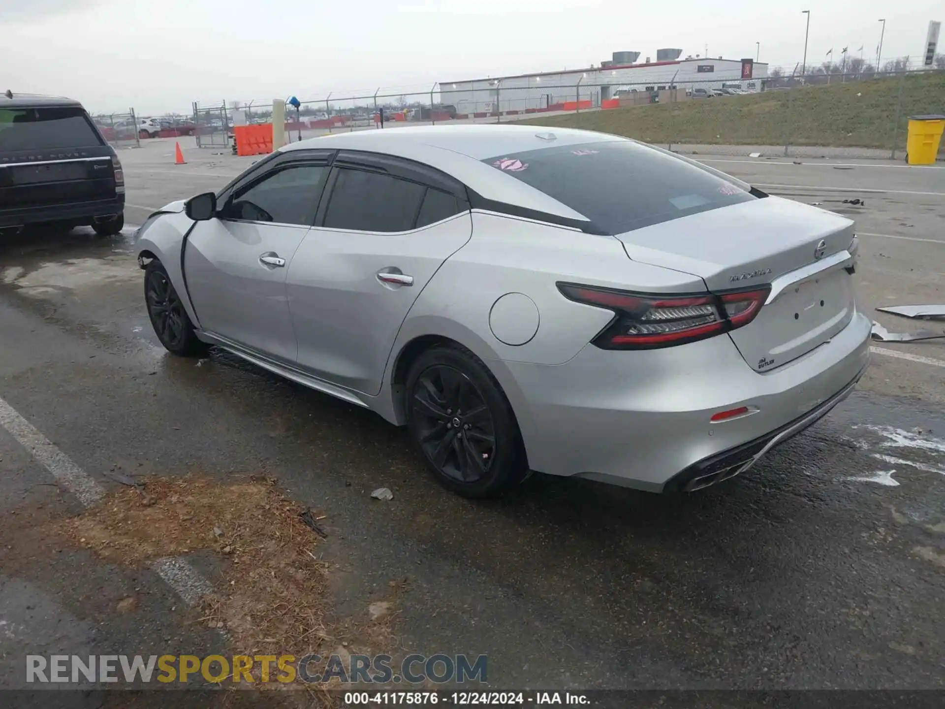 3 Photograph of a damaged car 1N4AA6CV5LC372955 NISSAN MAXIMA 2020