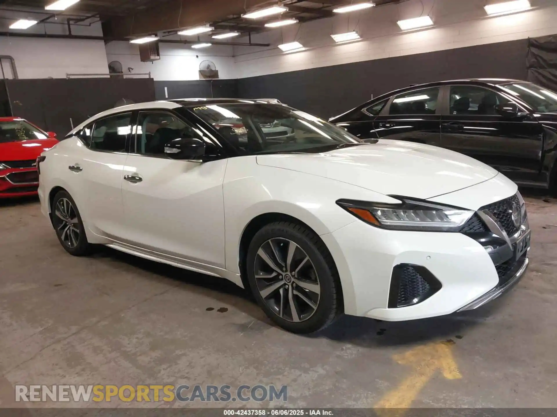 1 Photograph of a damaged car 1N4AA6DV3LC370040 NISSAN MAXIMA 2020