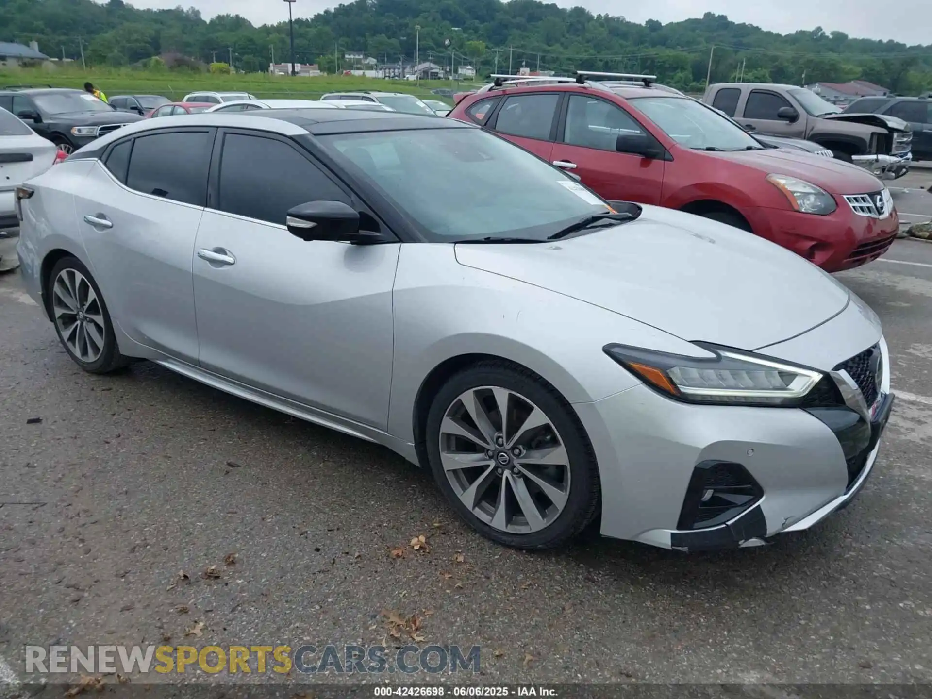 1 Photograph of a damaged car 1N4AA6FVXLC384613 NISSAN MAXIMA 2020