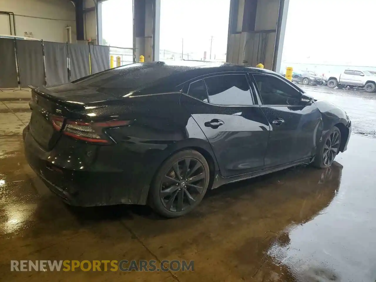 3 Photograph of a damaged car 1N4AA6EV4MC515005 NISSAN MAXIMA 2021