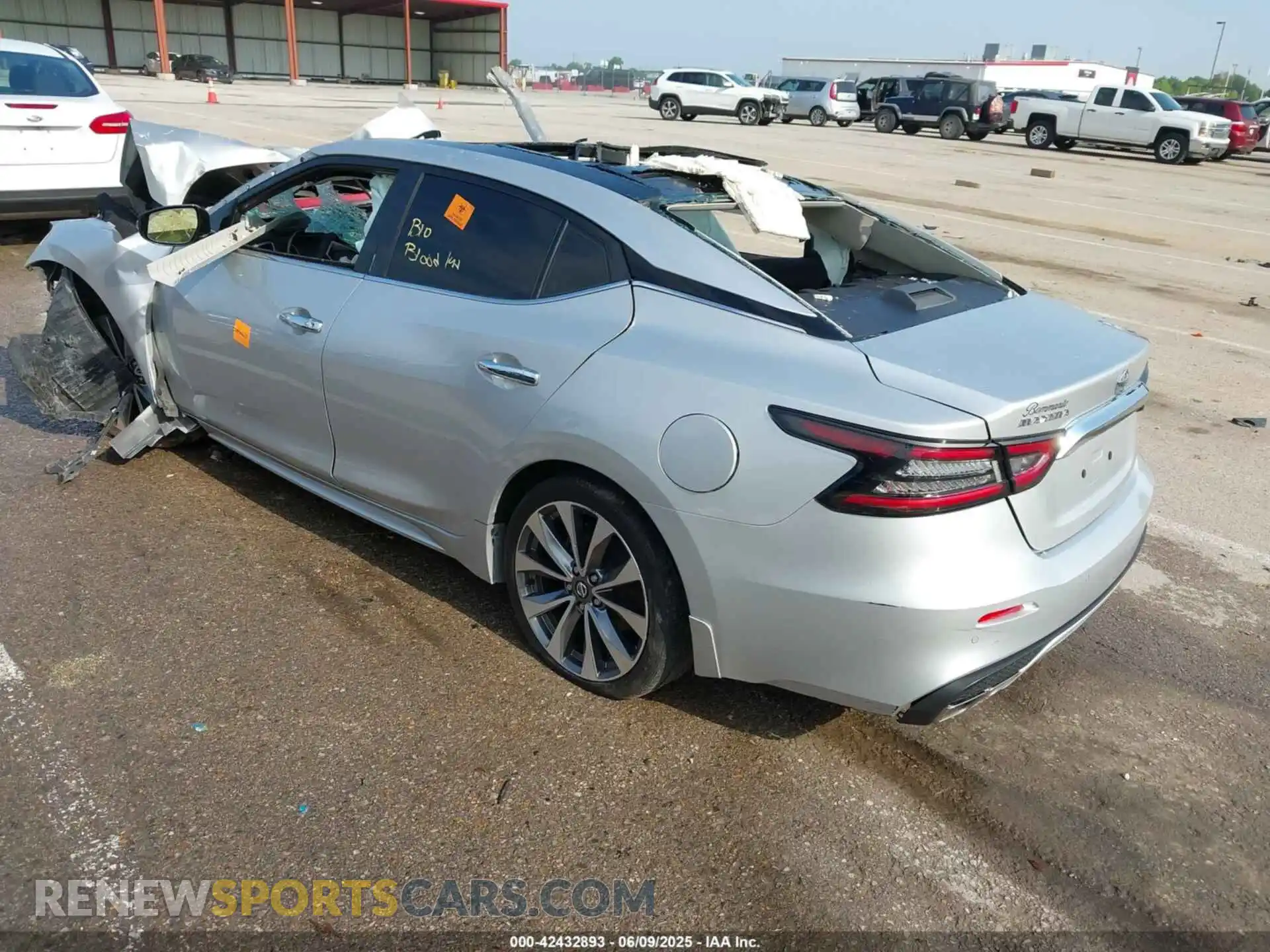 3 Photograph of a damaged car 1N4AA6FV6MC505767 NISSAN MAXIMA 2021