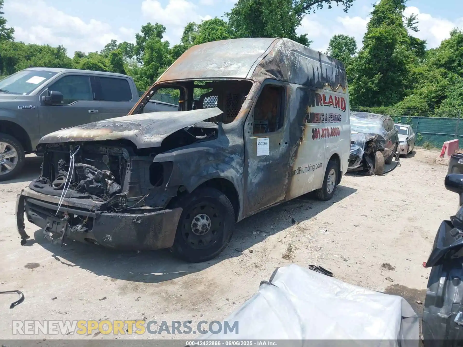 2 Photograph of a damaged car 1N6BF0LYXMN806801 NISSAN NV CARGO NV2500 HD 2021