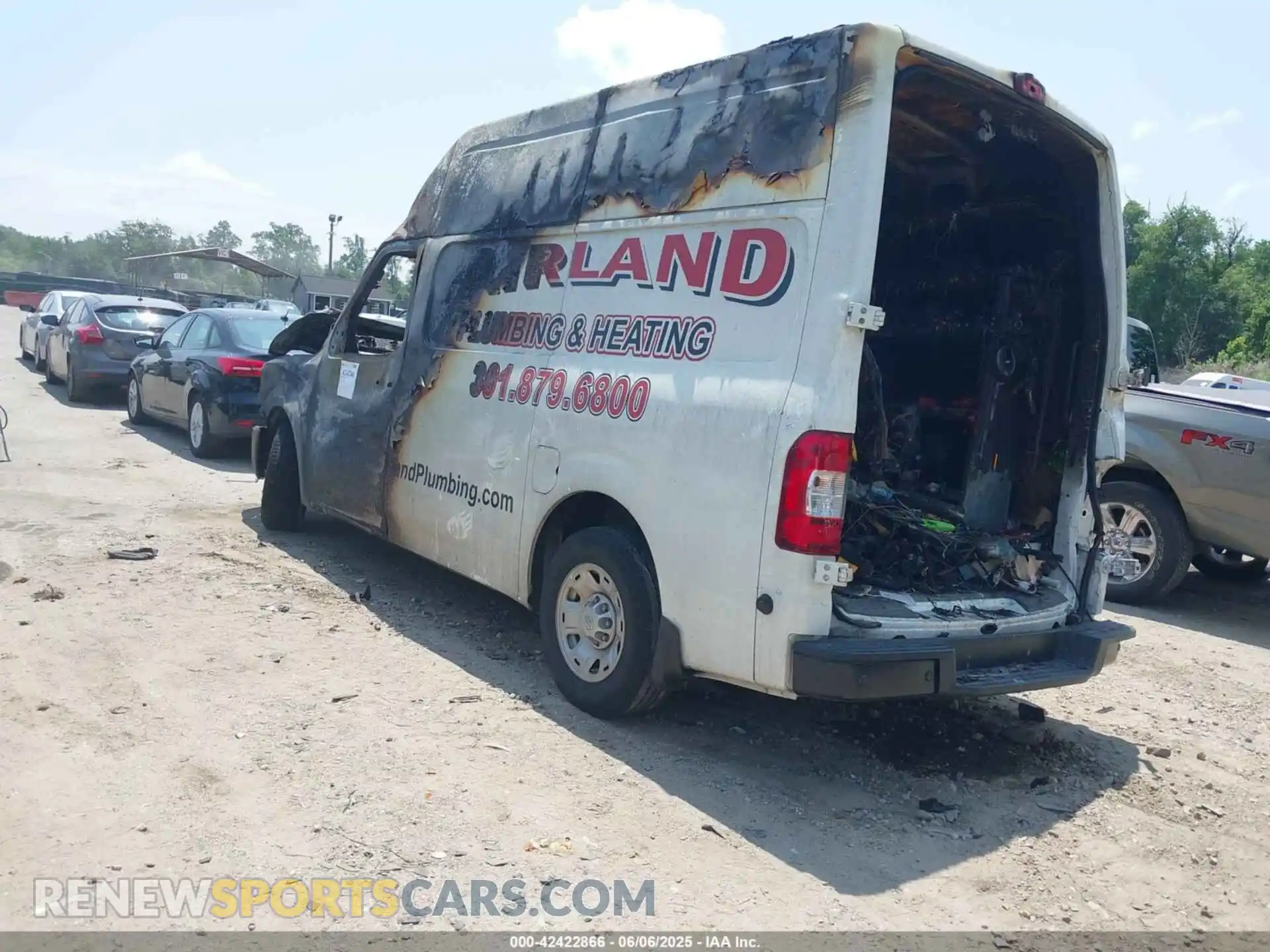 3 Photograph of a damaged car 1N6BF0LYXMN806801 NISSAN NV CARGO NV2500 HD 2021