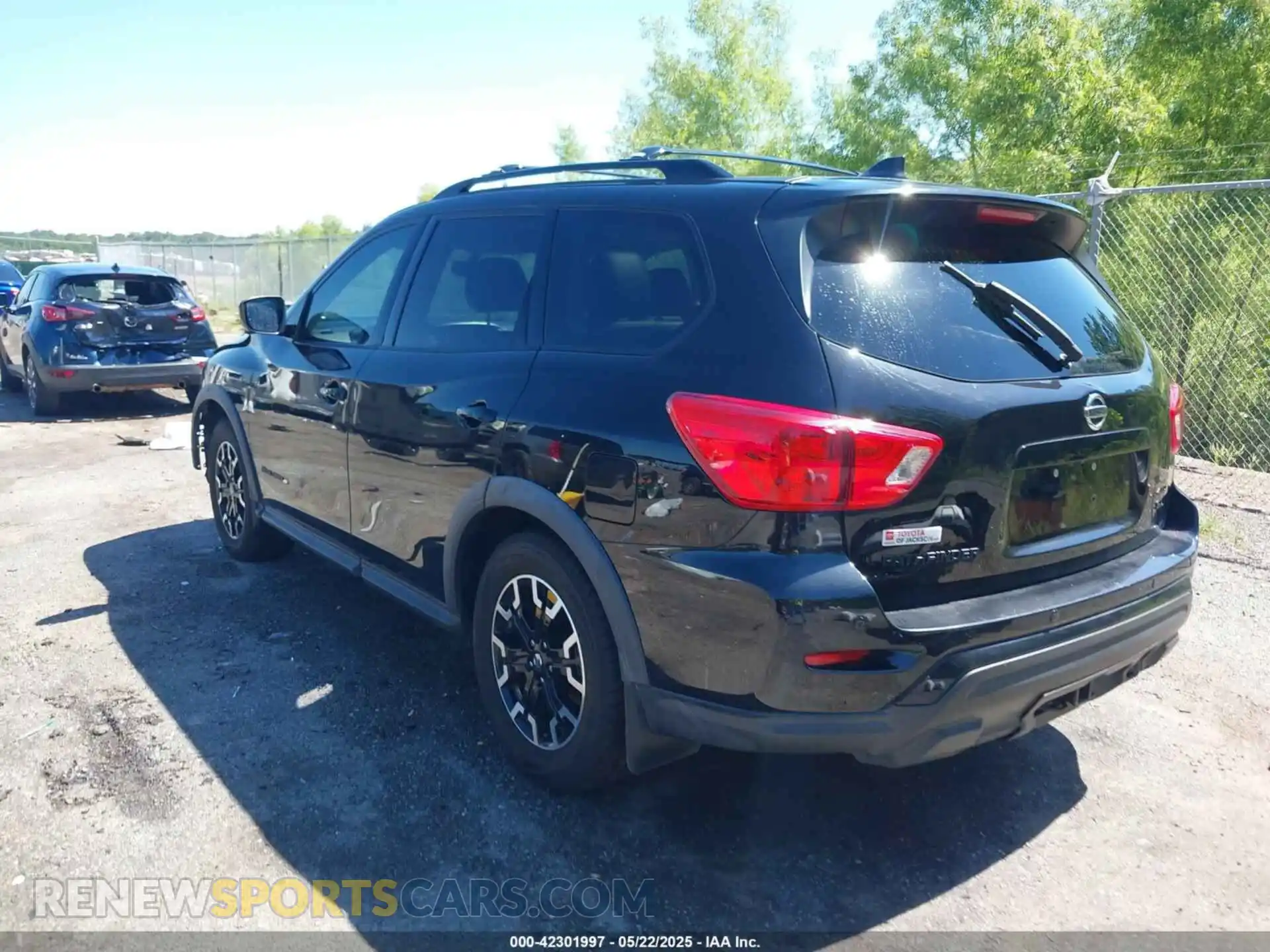 3 Photograph of a damaged car 5N1DR2MM2KC642006 NISSAN PATHFINDER 2019