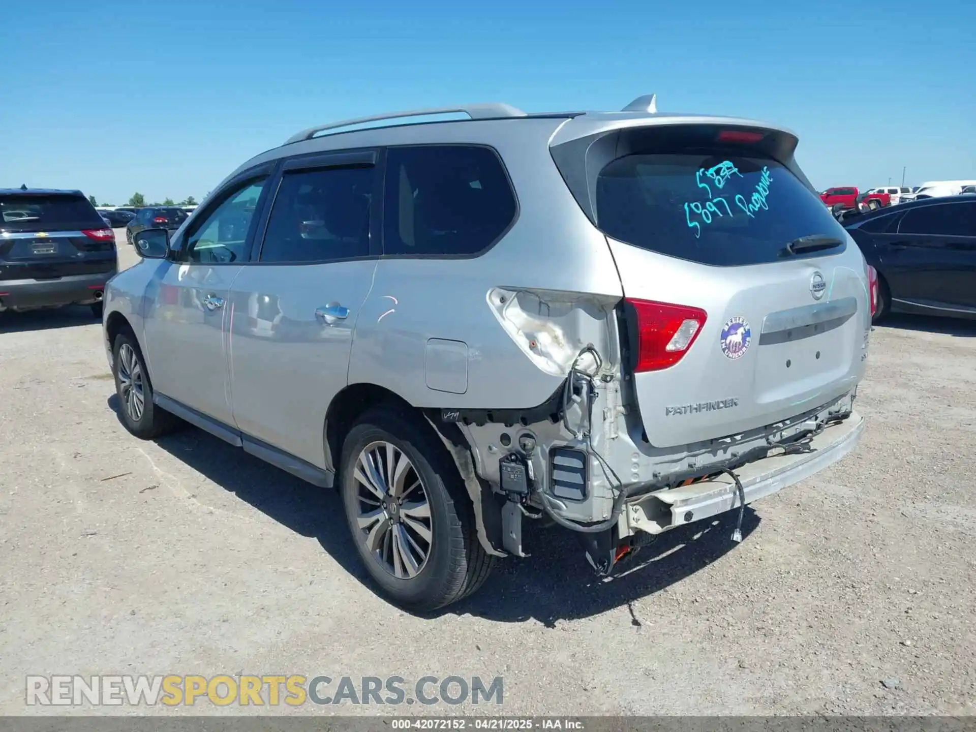 3 Photograph of a damaged car 5N1DR2MM5KC589690 NISSAN PATHFINDER 2019