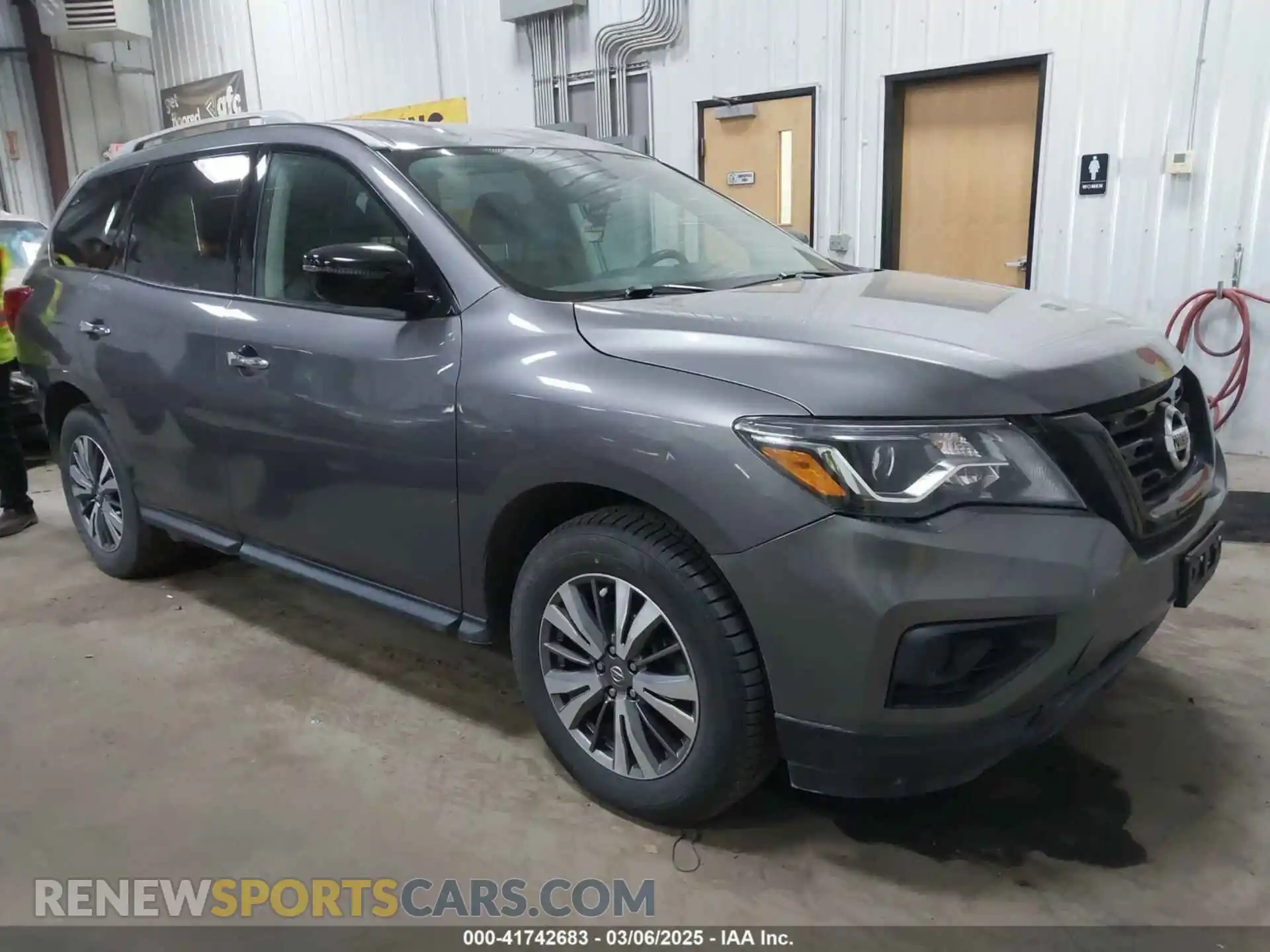1 Photograph of a damaged car 5N1DR2AM9LC576835 NISSAN PATHFINDER 2020