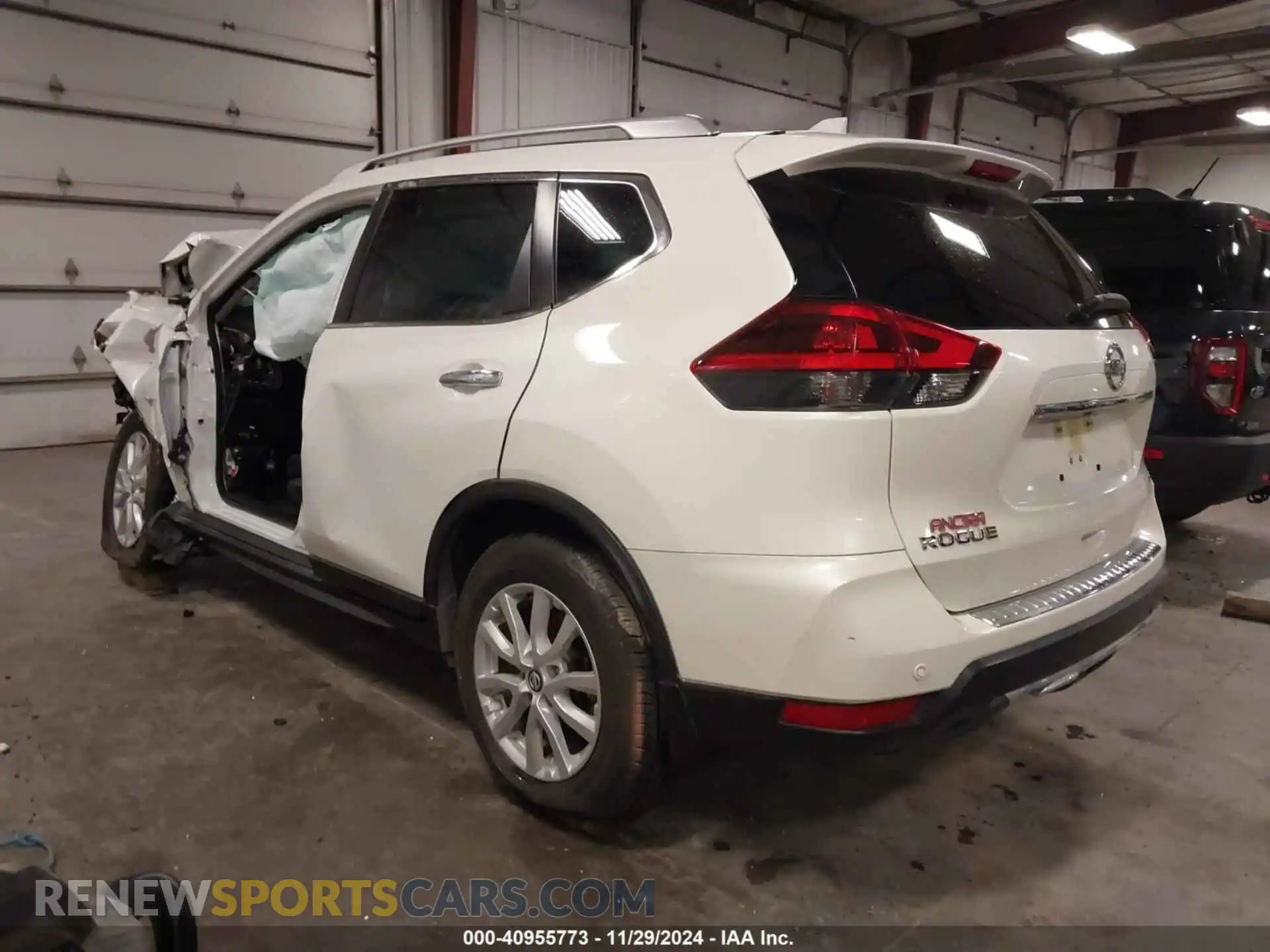 3 Photograph of a damaged car JN8AT2MT7KW256278 NISSAN ROGUE 2019
