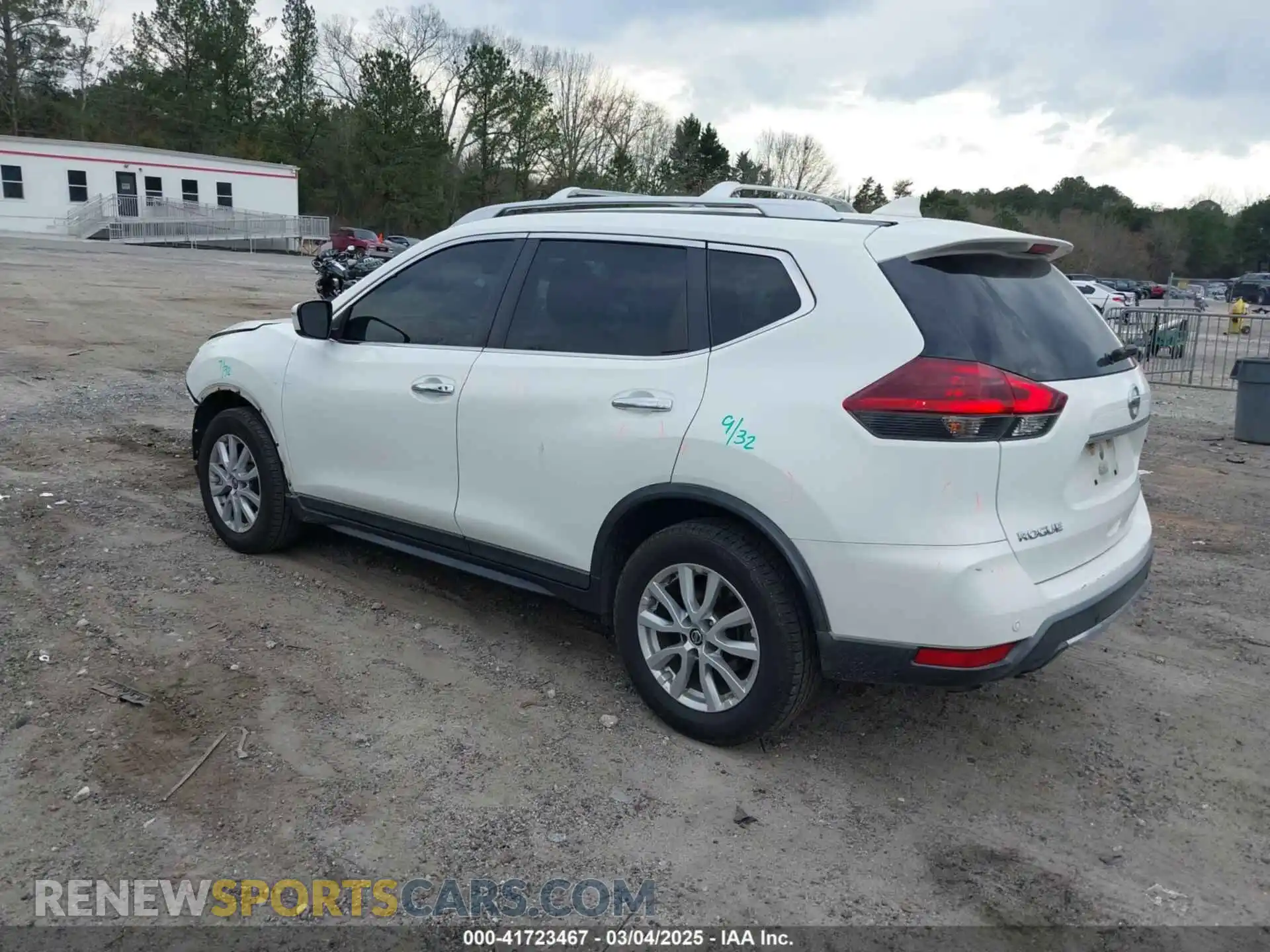 3 Photograph of a damaged car KNMAT2MT3KP541534 NISSAN ROGUE 2019