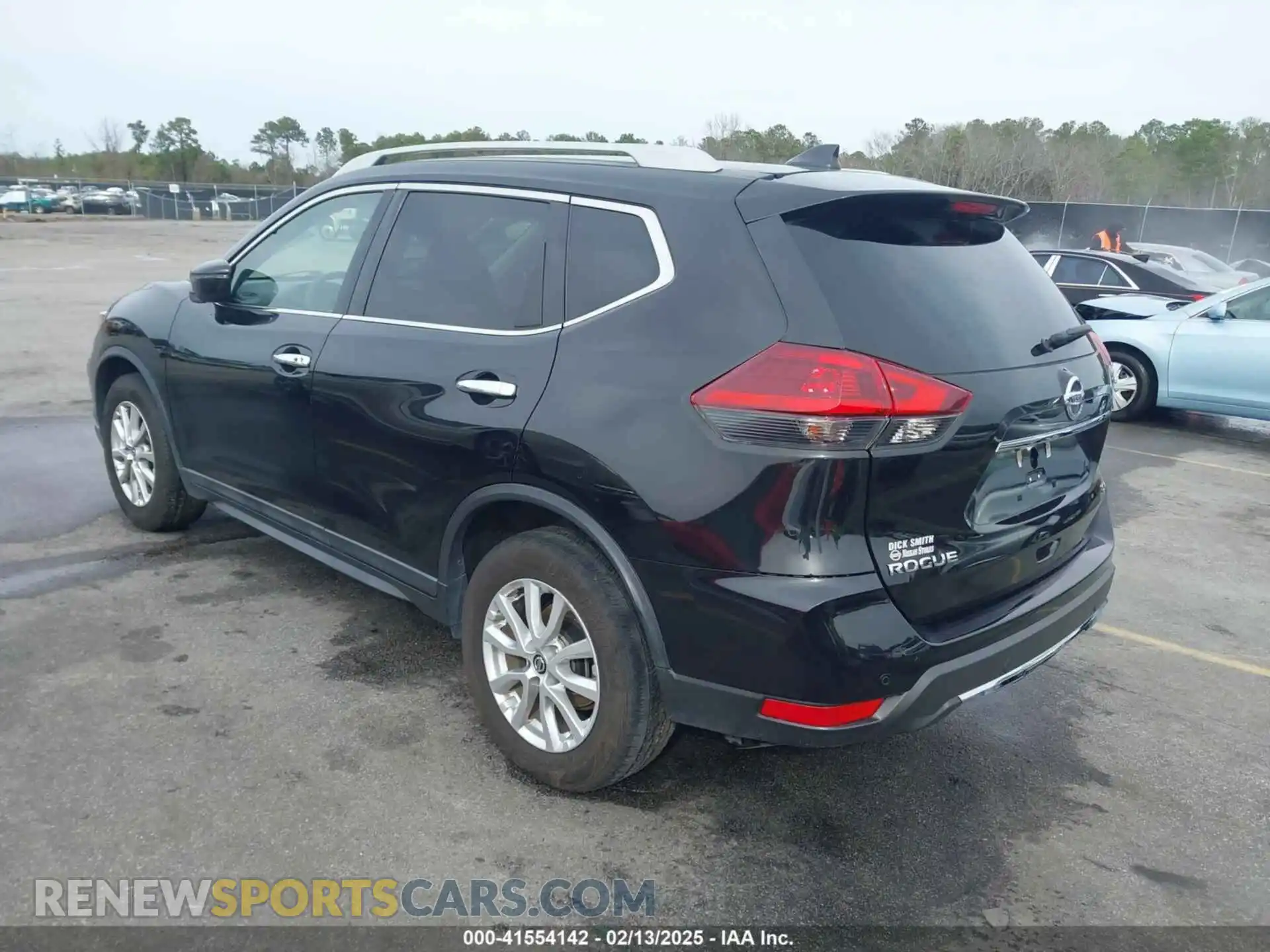 3 Photograph of a damaged car 5N1AT2MT2LC756861 NISSAN ROGUE 2020