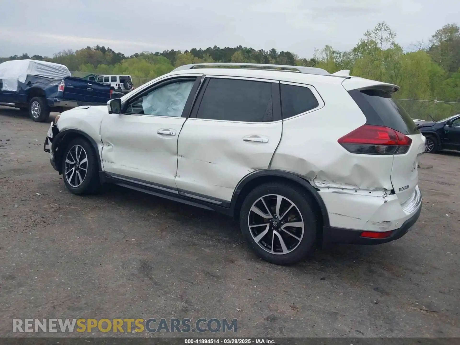 3 Photograph of a damaged car 5N1AT2MT7LC751252 NISSAN ROGUE 2020