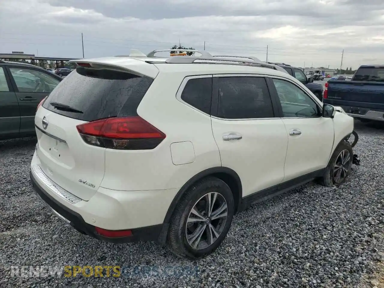 3 Photograph of a damaged car 5N1AT2MV6LC748666 NISSAN ROGUE 2020
