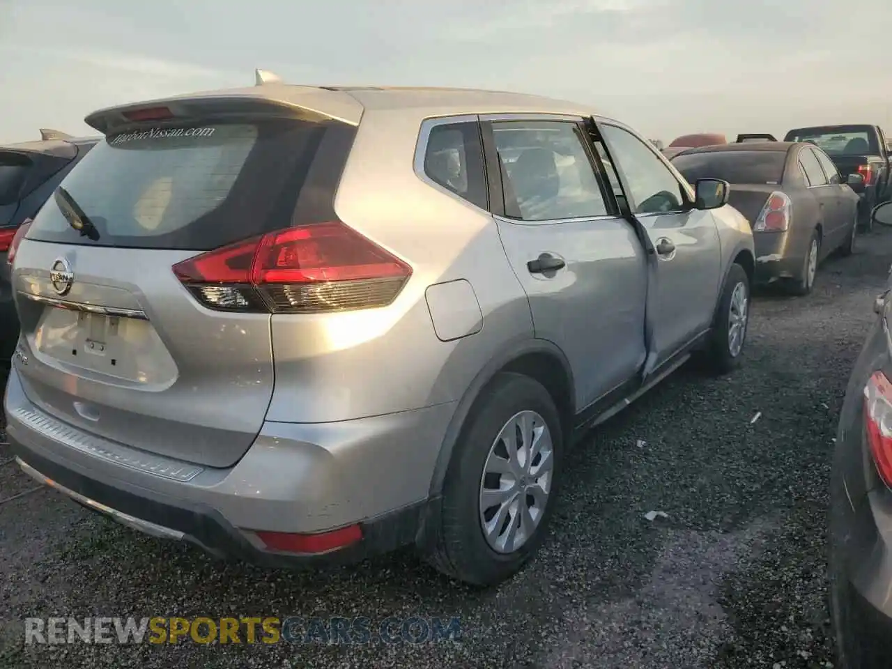 3 Photograph of a damaged car JN8AT2MT7LW006654 NISSAN ROGUE 2020