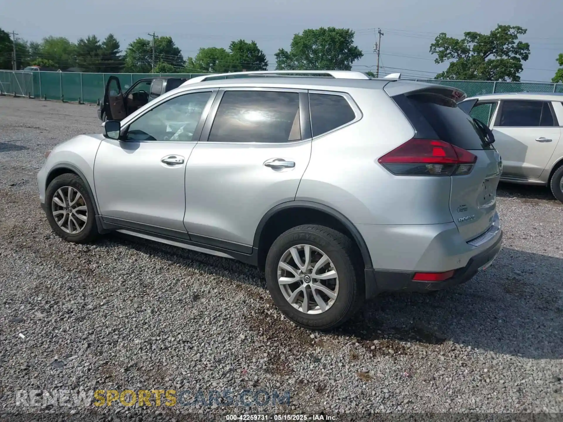3 Photograph of a damaged car KNMAT2MT3LP524055 NISSAN ROGUE 2020