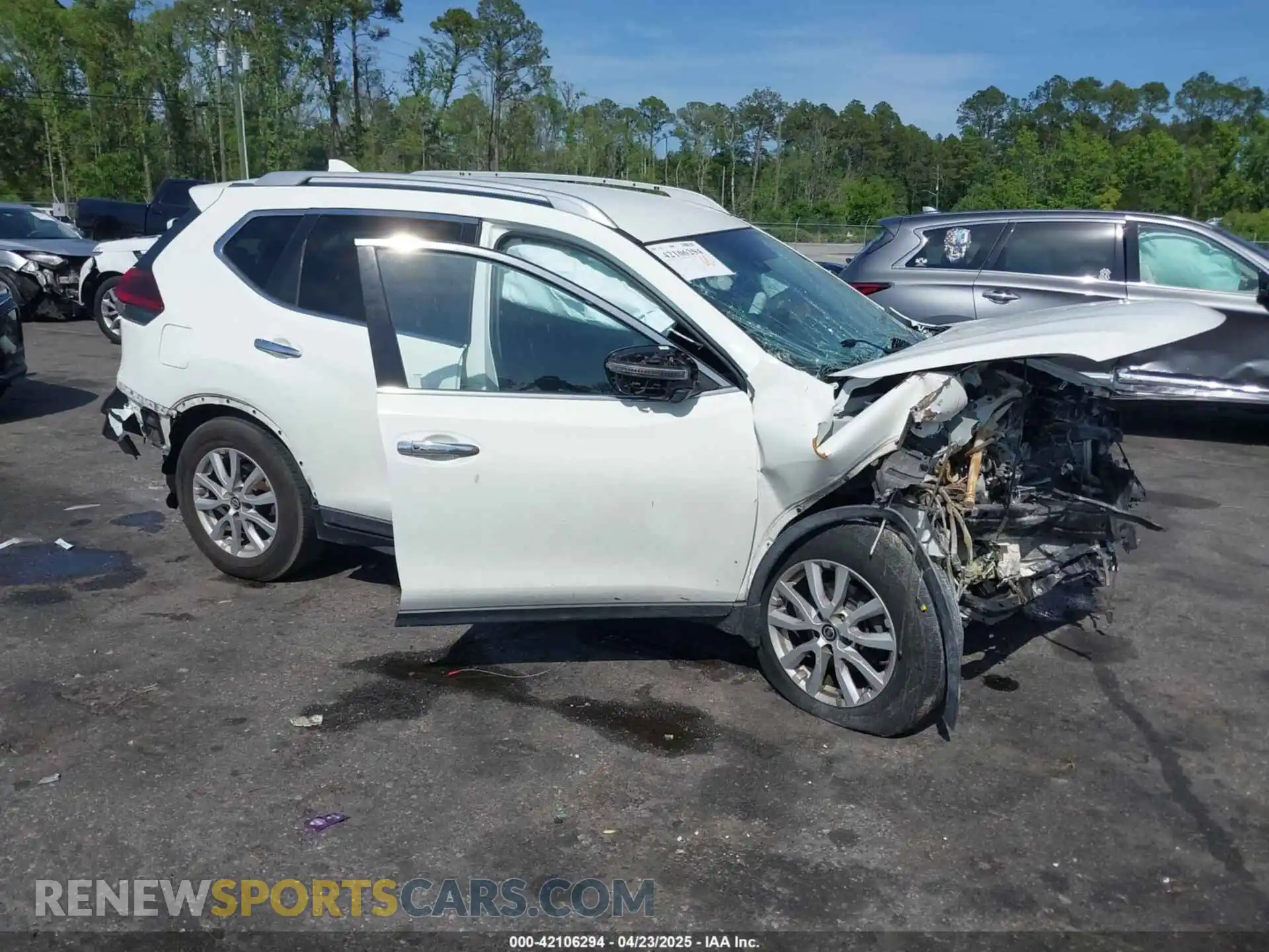 1 Photograph of a damaged car KNMAT2MT8LP524584 NISSAN ROGUE 2020