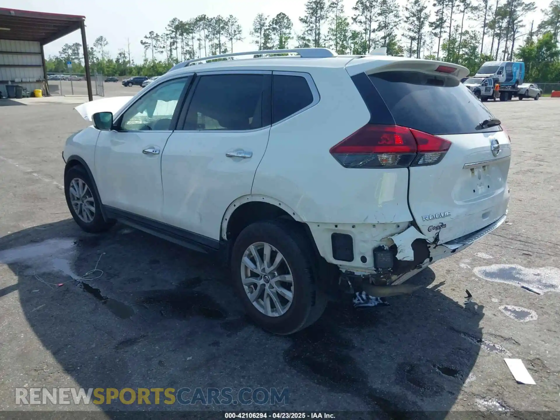 3 Photograph of a damaged car KNMAT2MT8LP524584 NISSAN ROGUE 2020