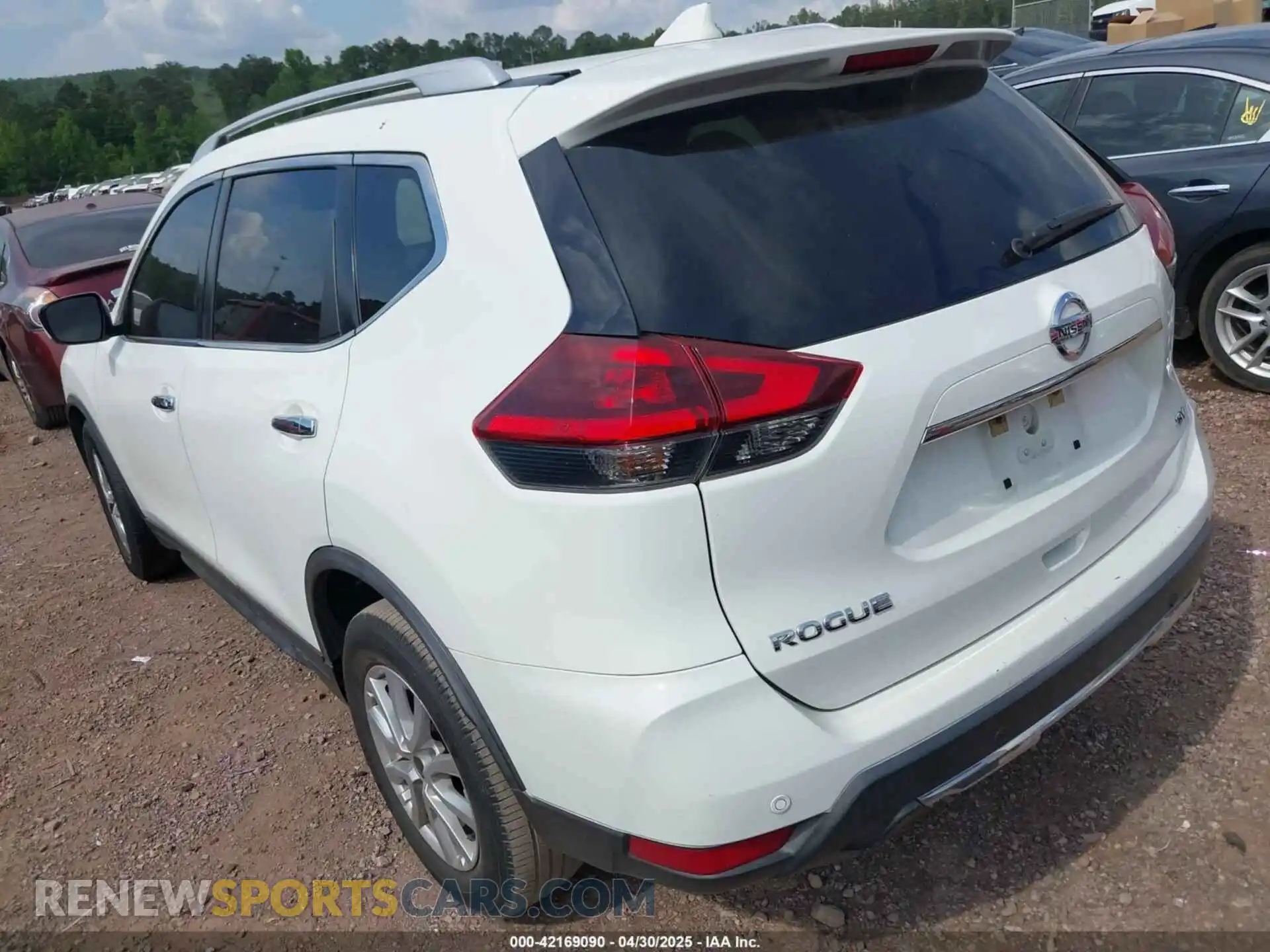 3 Photograph of a damaged car KNMAT2MT9LP507566 NISSAN ROGUE 2020