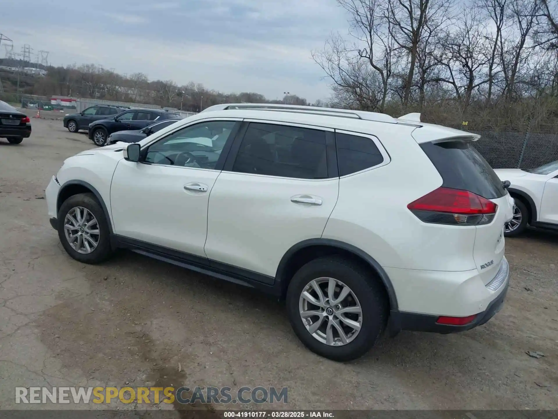 3 Photograph of a damaged car KNMAT2MV7LP526019 NISSAN ROGUE 2020