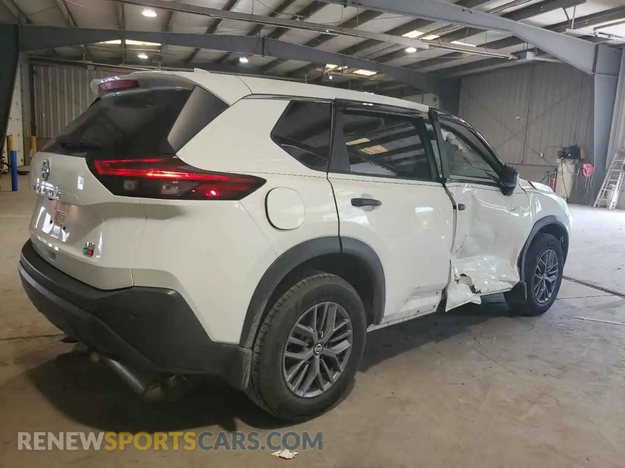 3 Photograph of a damaged car 5N1AT3AB4MC821146 NISSAN ROGUE 2021
