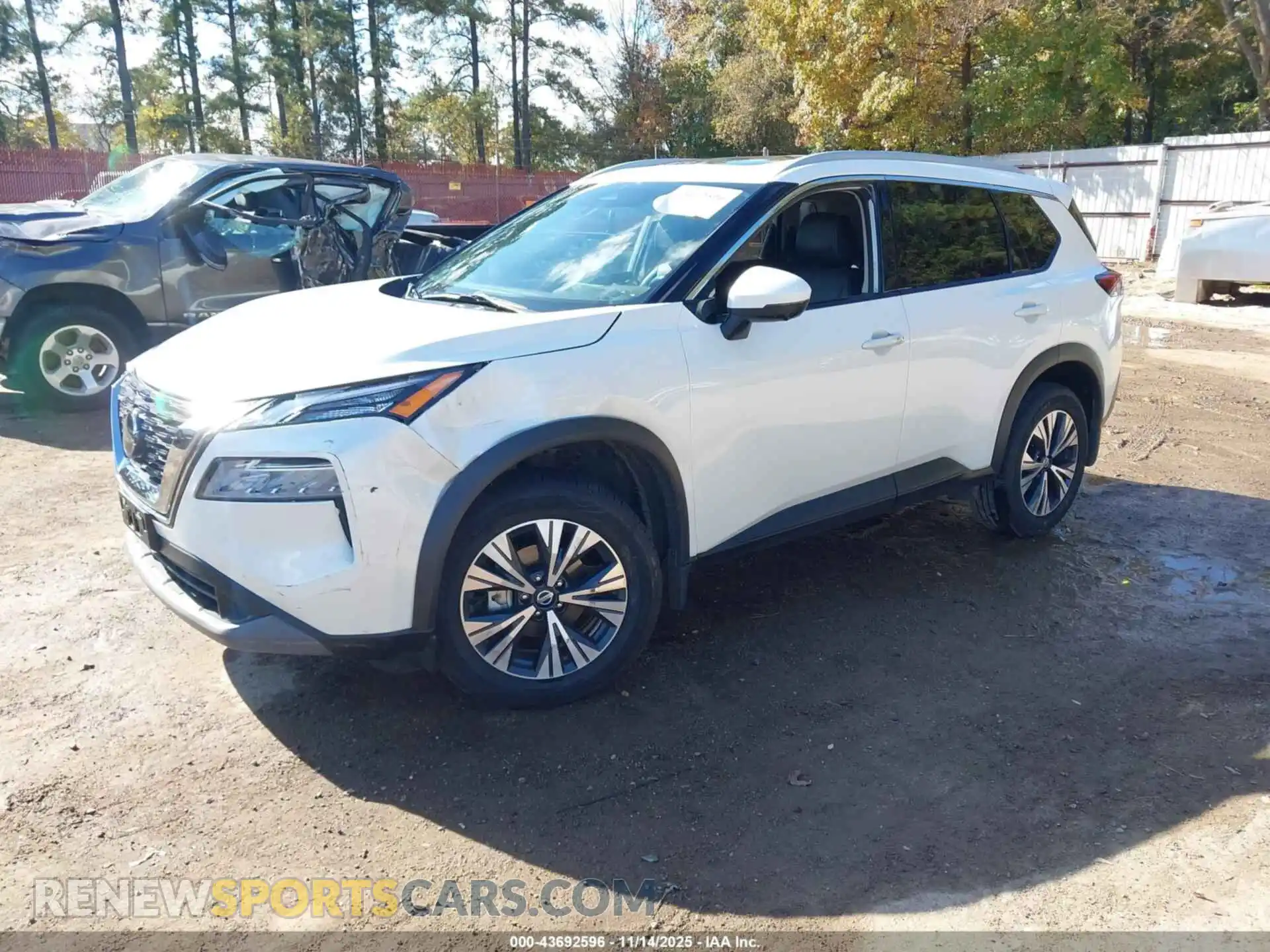 2 fotografías del automóvil dañado 5N1AT3BA1MC682745 NISSAN ROGUE 2021