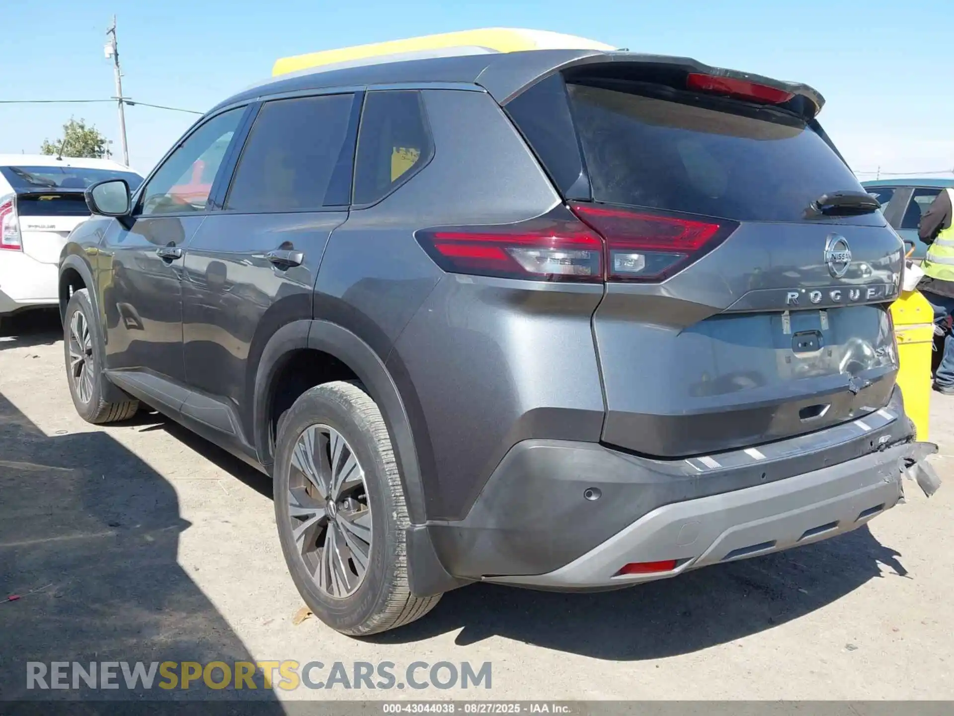 3 Photograph of a damaged car 5N1AT3BA1MC796485 NISSAN ROGUE 2021