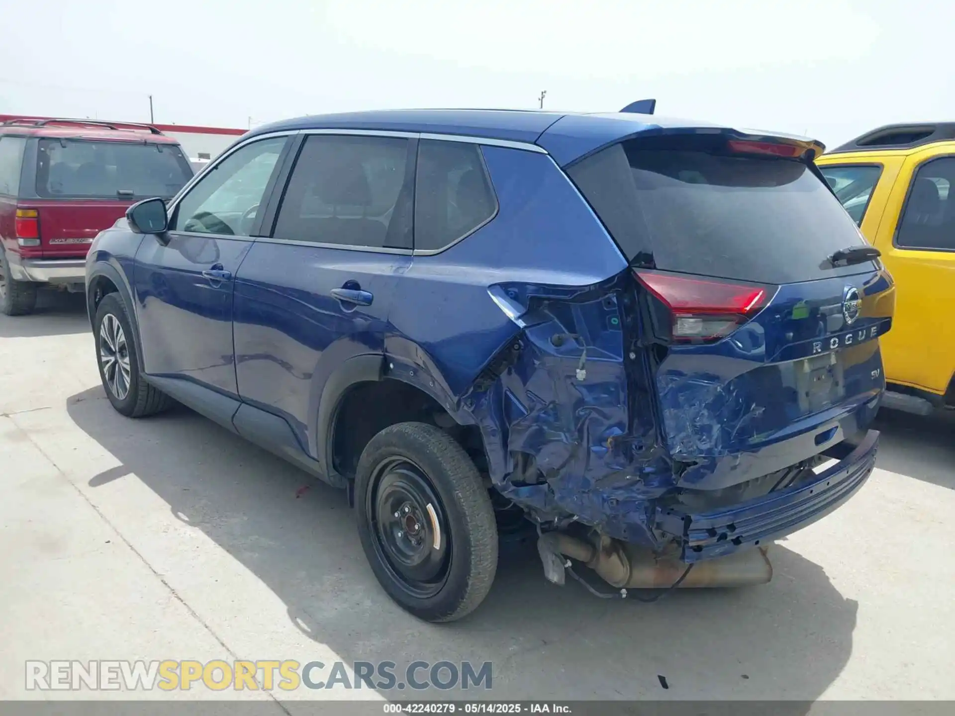 3 Photograph of a damaged car 5N1AT3BA4MC762346 NISSAN ROGUE 2021