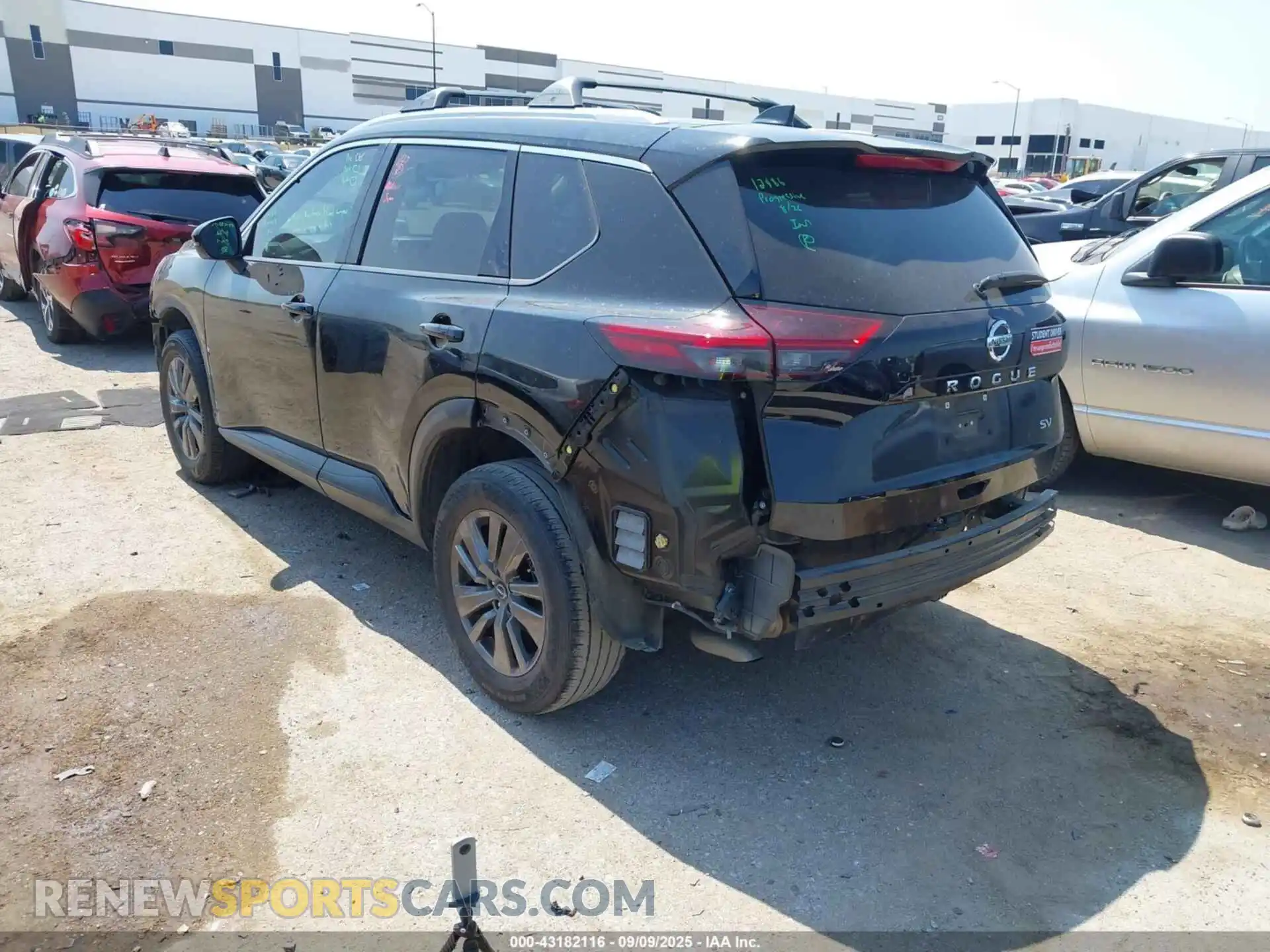 3 Photograph of a damaged car 5N1AT3BA4MC810363 NISSAN ROGUE 2021