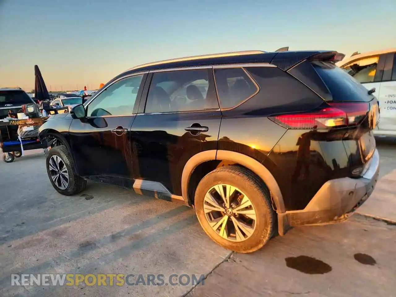 2 fotografías del automóvil dañado 5N1AT3BA6MC733236 NISSAN ROGUE 2021