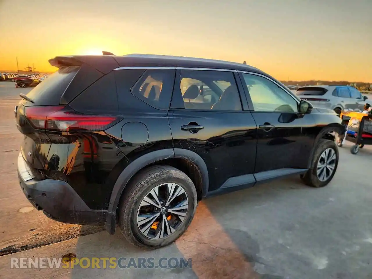 3 fotografías del automóvil dañado 5N1AT3BA6MC733236 NISSAN ROGUE 2021