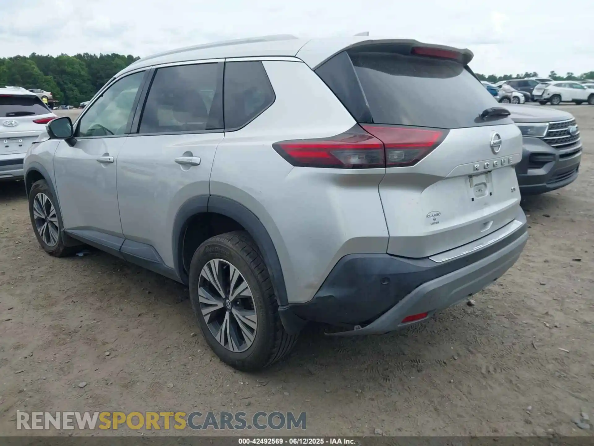 3 Photograph of a damaged car 5N1AT3BAXMC772444 NISSAN ROGUE 2021