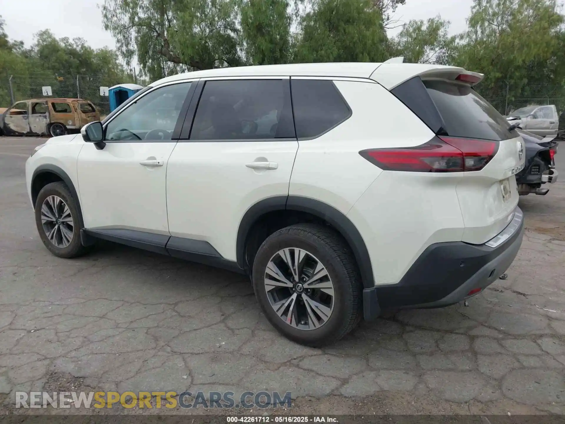 3 Photograph of a damaged car JN8AT3BA6MW011398 NISSAN ROGUE 2021