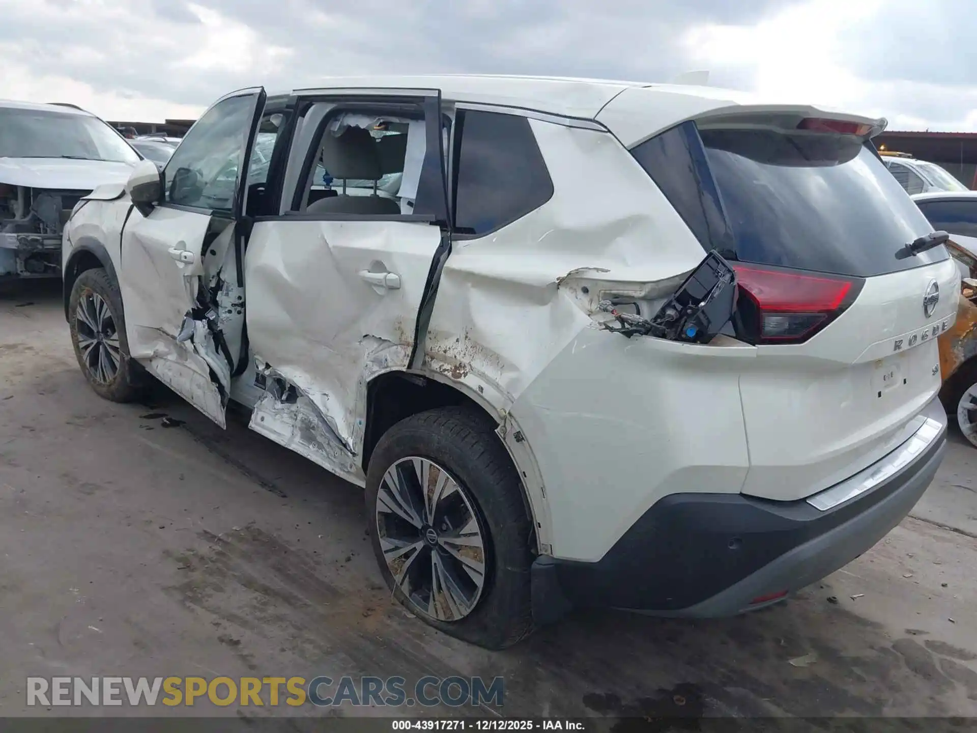 3 Photograph of a damaged car JN8AT3BA8MW011869 NISSAN ROGUE 2021