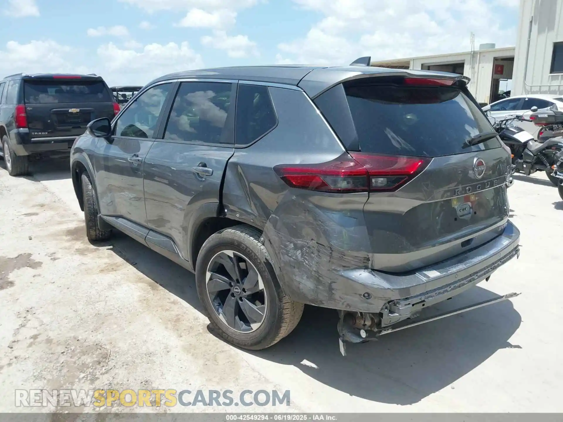 3 Photograph of a damaged car JN8BT3BA4SW002829 NISSAN ROGUE 2025