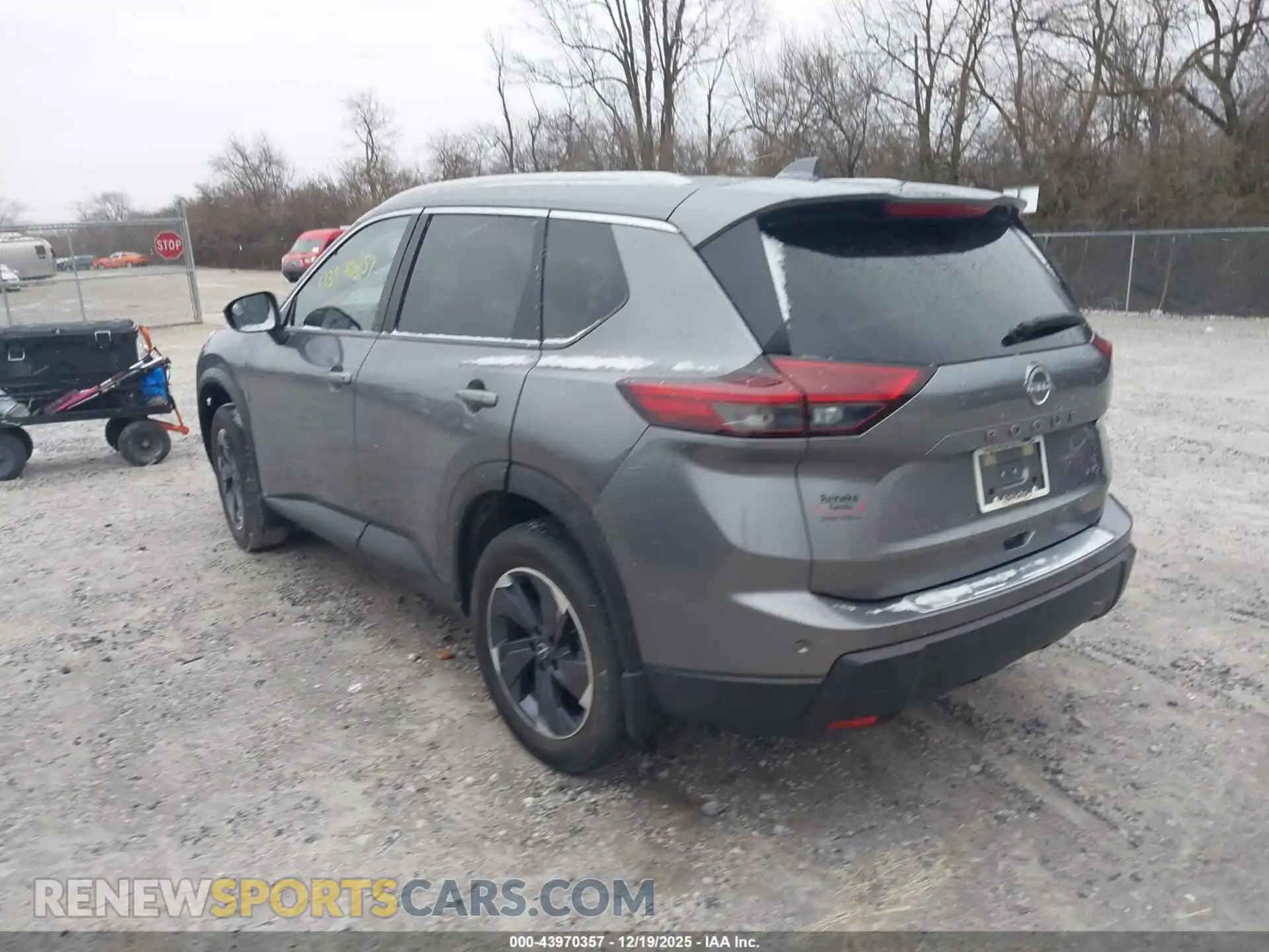 3 Photograph of a damaged car JN8BT3BB4SW150231 NISSAN ROGUE 2025