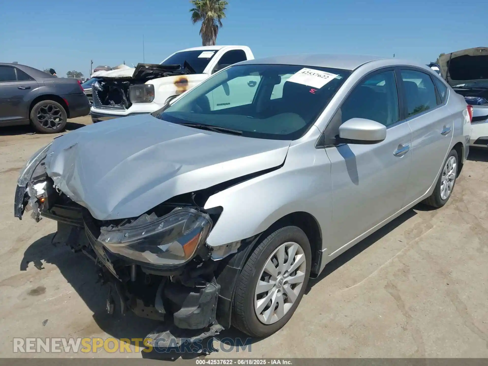 2 fotografías del automóvil dañado 3N1AB7AP4KY207778 NISSAN SENTRA 2019