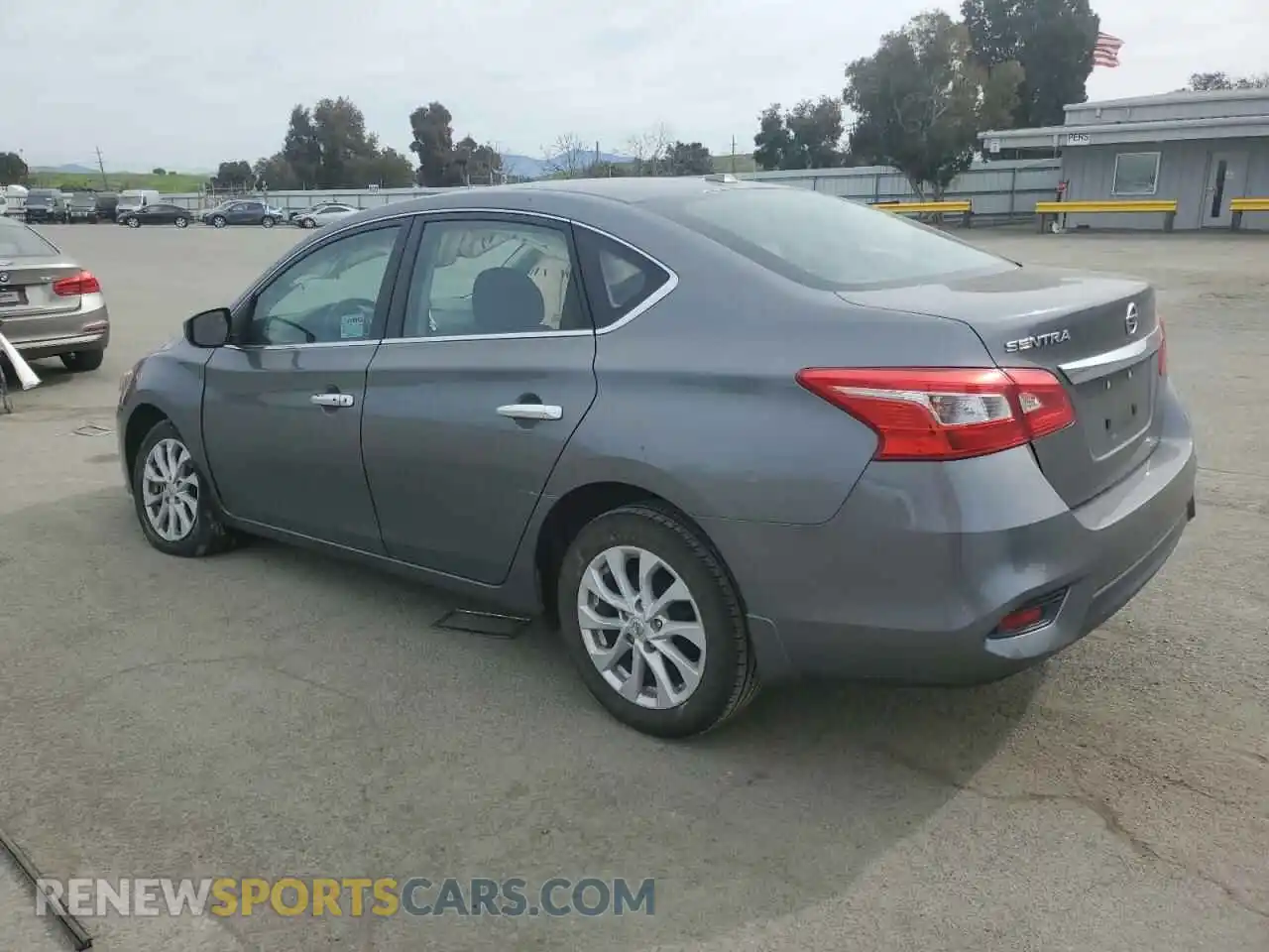 2 fotografías del automóvil dañado 3N1AB7AP9KY292682 NISSAN SENTRA 2019