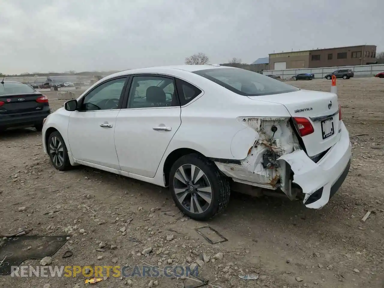 2 fotografías del automóvil dañado 3N1AB7APXKY261795 NISSAN SENTRA 2019
