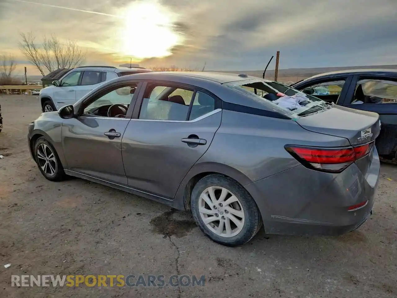 2 fotografías del automóvil dañado 3N1AB8CVXMY284143 NISSAN SENTRA 2021