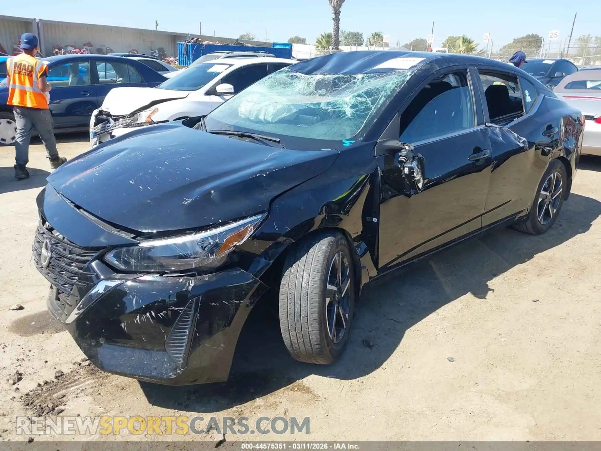 2 fotografías del automóvil dañado 3N1AB8CV2SY318024 NISSAN SENTRA 2025