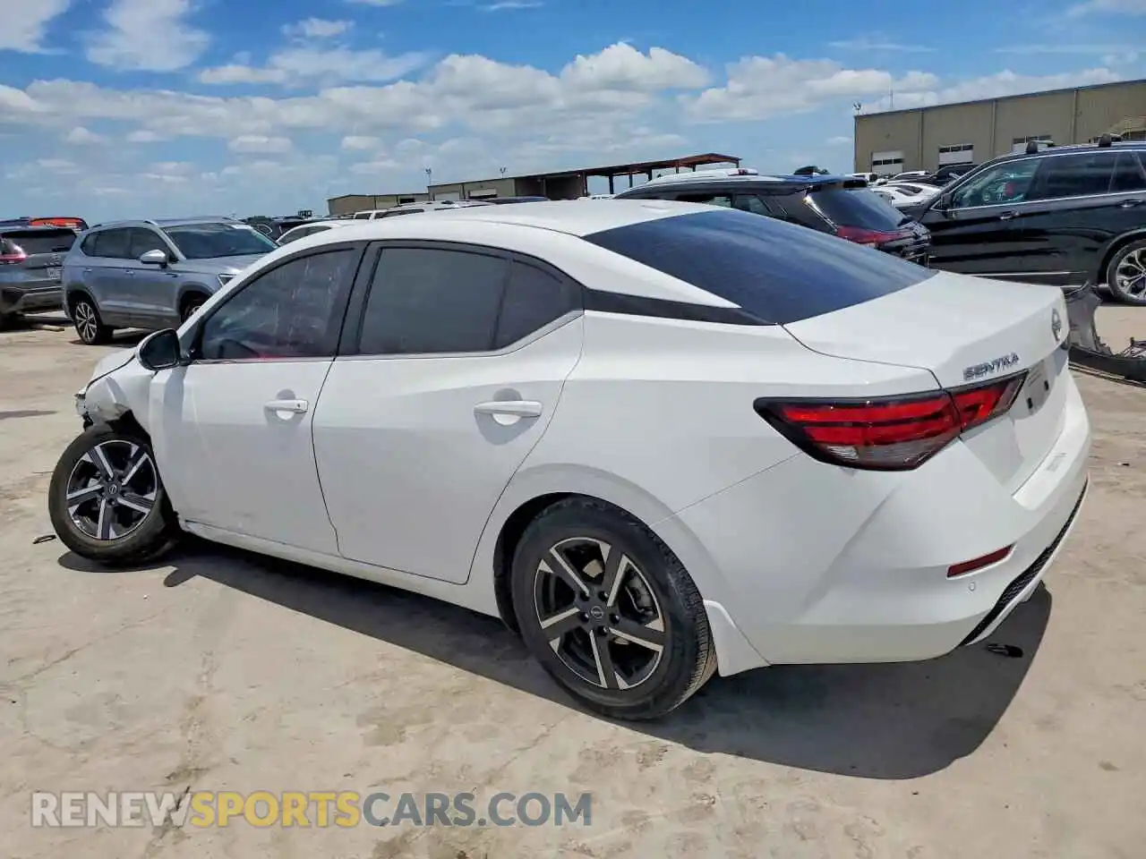 2 fotografías del automóvil dañado 3N1AB8CV4SY404841 NISSAN SENTRA 2025