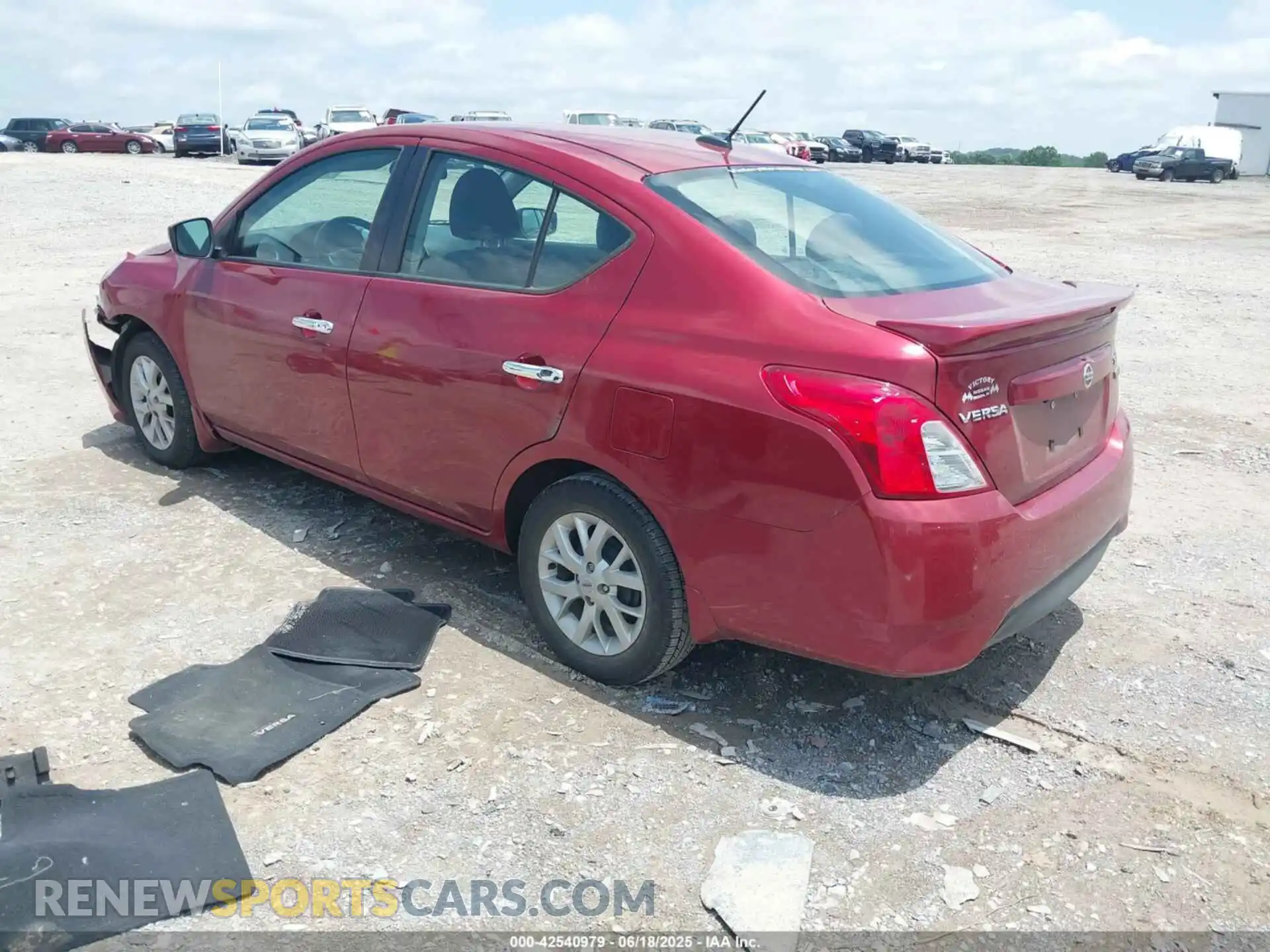 3 Фотография поврежденного автомобиля 3N1CN7AP3KL829883 NISSAN VERSA 2019